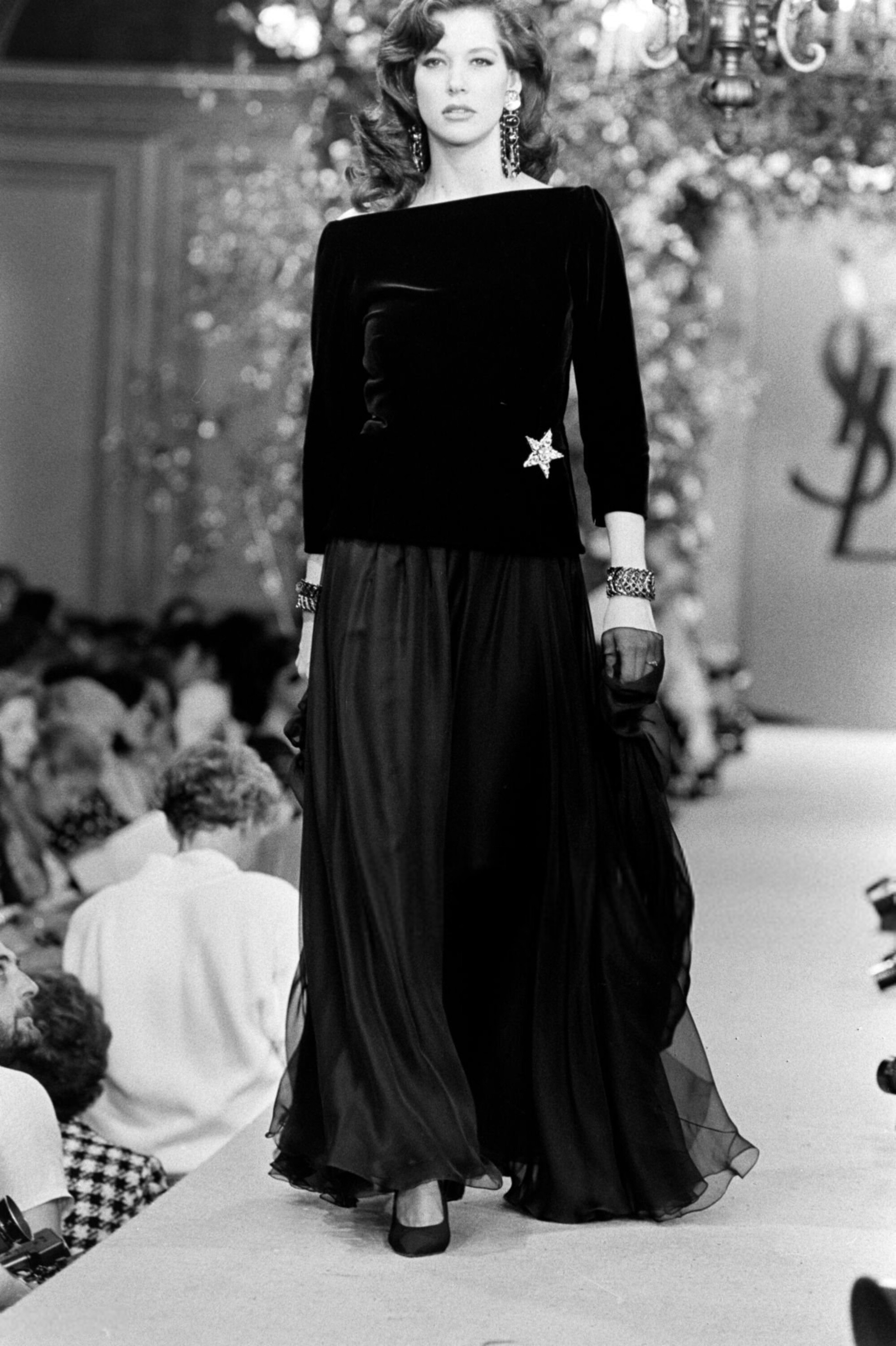 https://e.radikal.host/2025/03/03/Rochelle_Redfield_Yves_Saint_Laurent_FW1985_Couture_21.jpg.2774c37b8d7102c432c097c63cf5e809.jpg