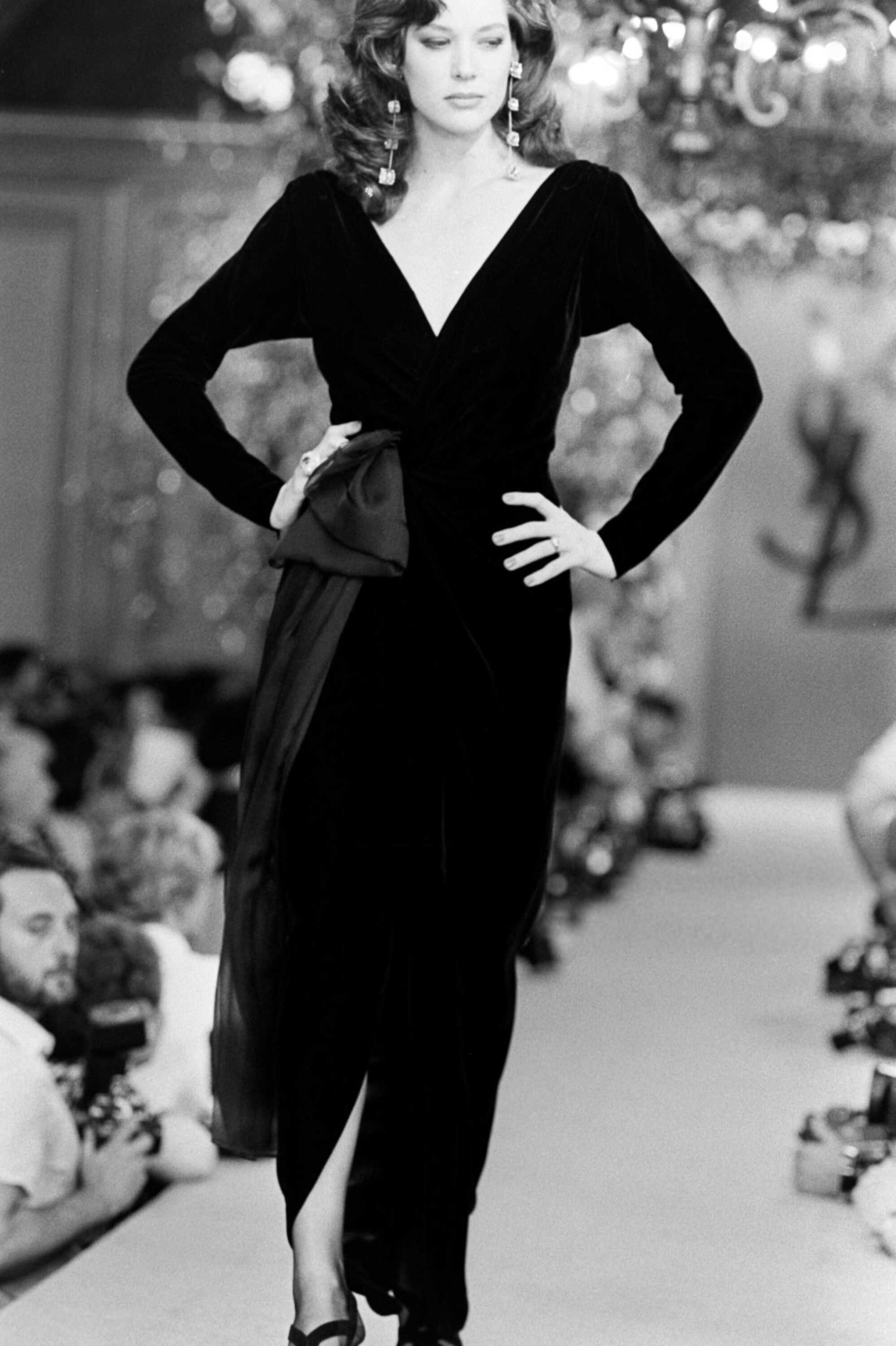 https://e.radikal.host/2025/03/03/Rochelle_Redfield_Yves_Saint_Laurent_FW1985_Couture_24.jpg.4efa9372960964d9f77442b6507e39a6.jpg