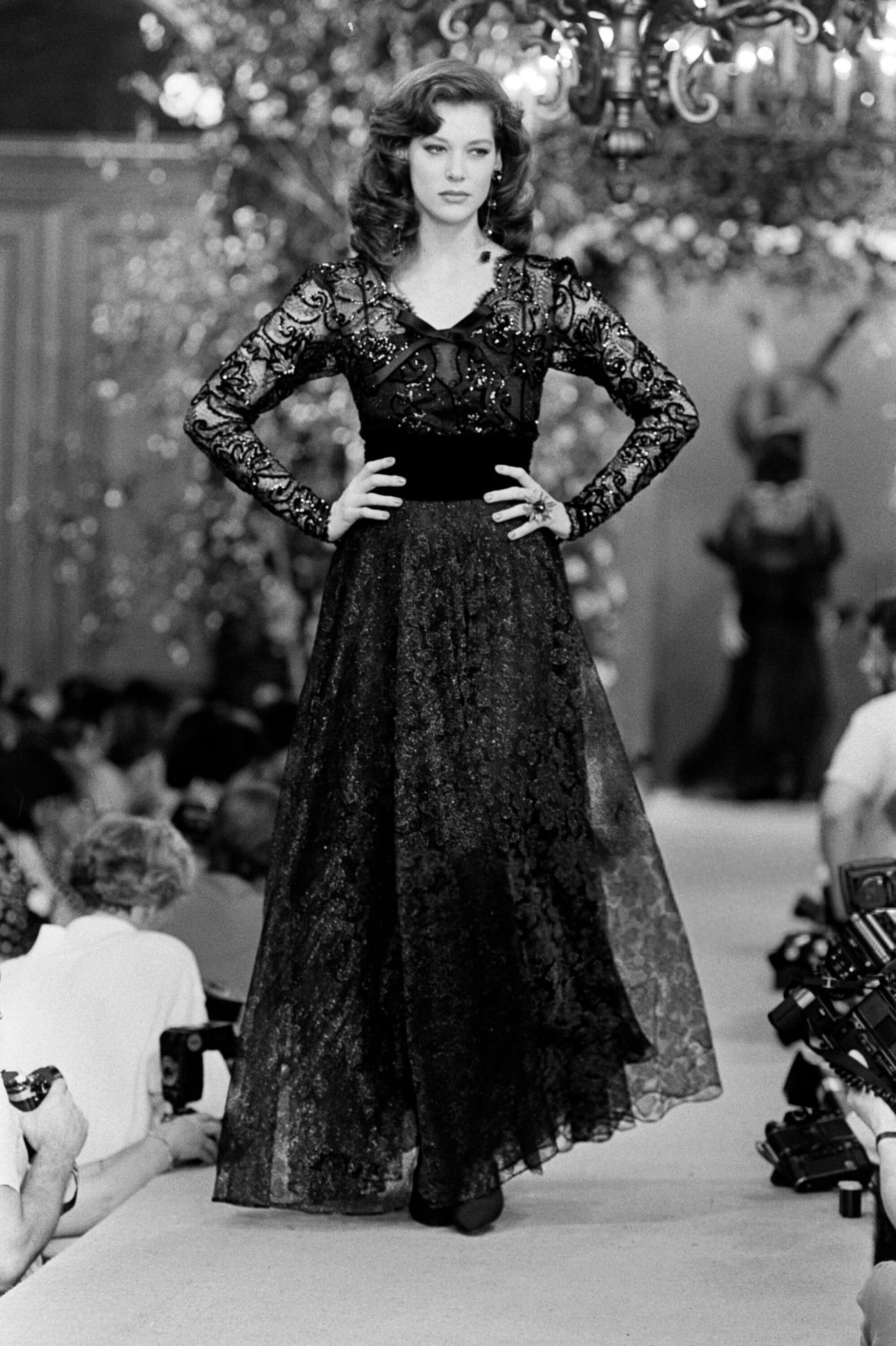 https://e.radikal.host/2025/03/03/Rochelle_Redfield_Yves_Saint_Laurent_FW1985_Couture_27.jpg.b825ac80d641dd725d504250b28526db.jpg