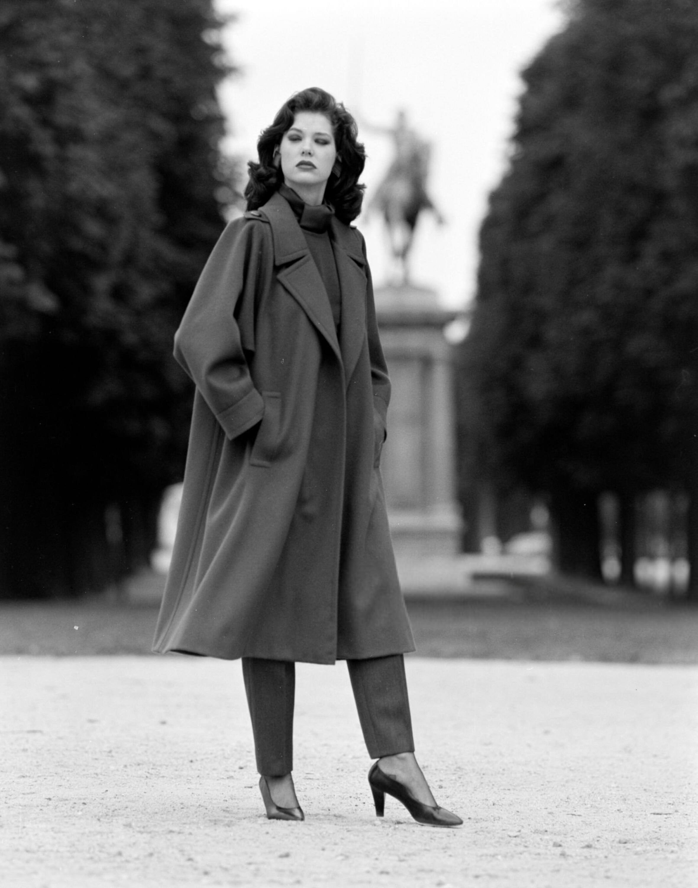 https://e.radikal.host/2025/03/03/Rochelle_Redfield_Yves_Saint_Laurent_FW1985_Couture_Advance_07.jpg.93c4b88a53eaf7df7590e1af0d68aa1d.jpg