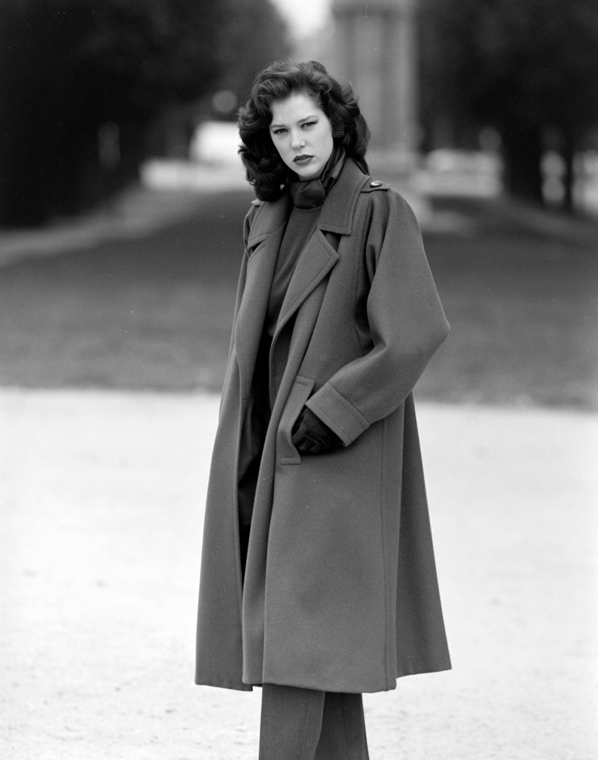 https://e.radikal.host/2025/03/03/Rochelle_Redfield_Yves_Saint_Laurent_FW1985_Couture_Advance_08.jpg.fa38bb1b133c7cfd87b2b0919440d991.jpg