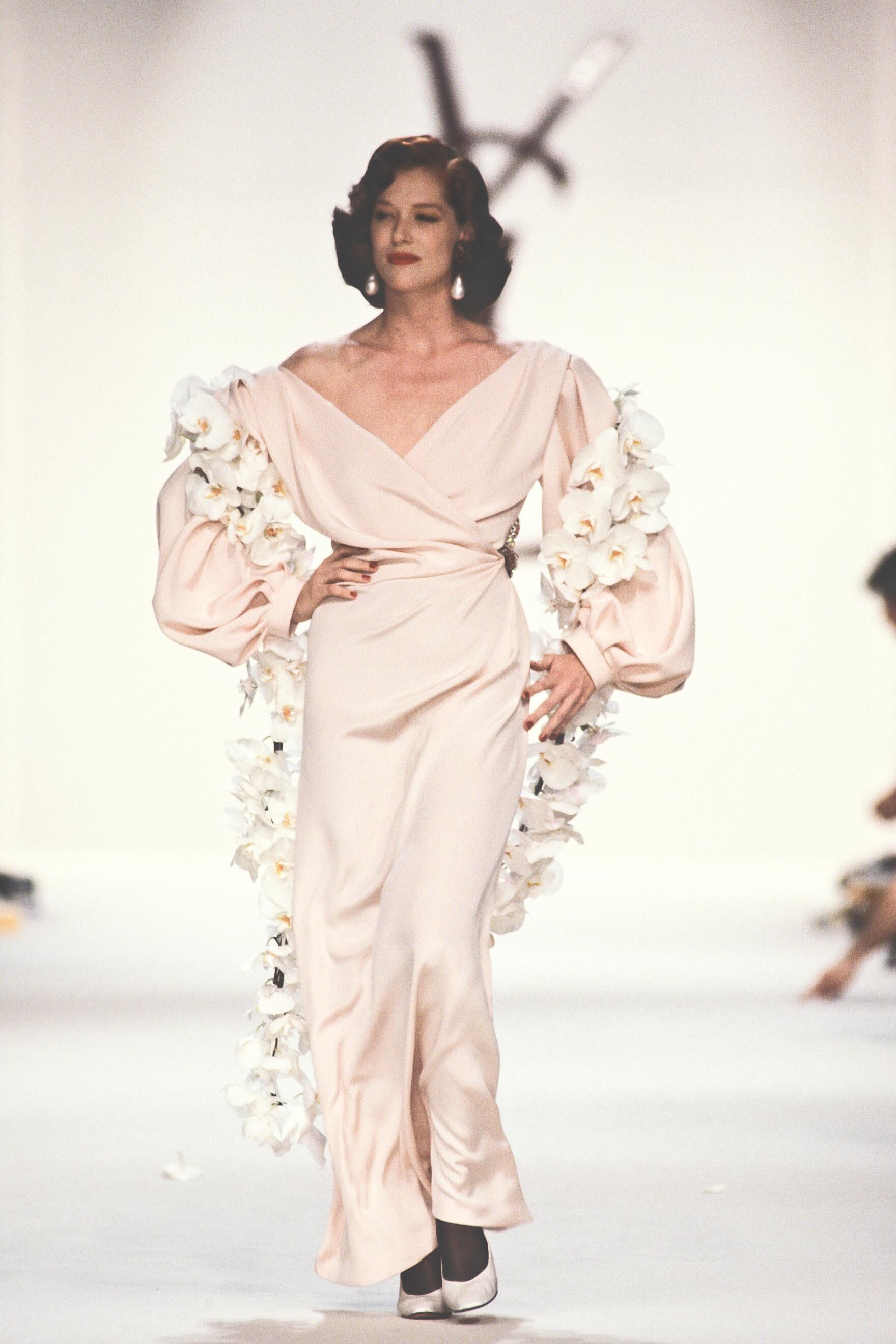 https://e.radikal.host/2025/03/03/YvesSaintLaurent1990WomenRTW418.jpg.533dd895cd8824017dd86cc2644809fa.jpg