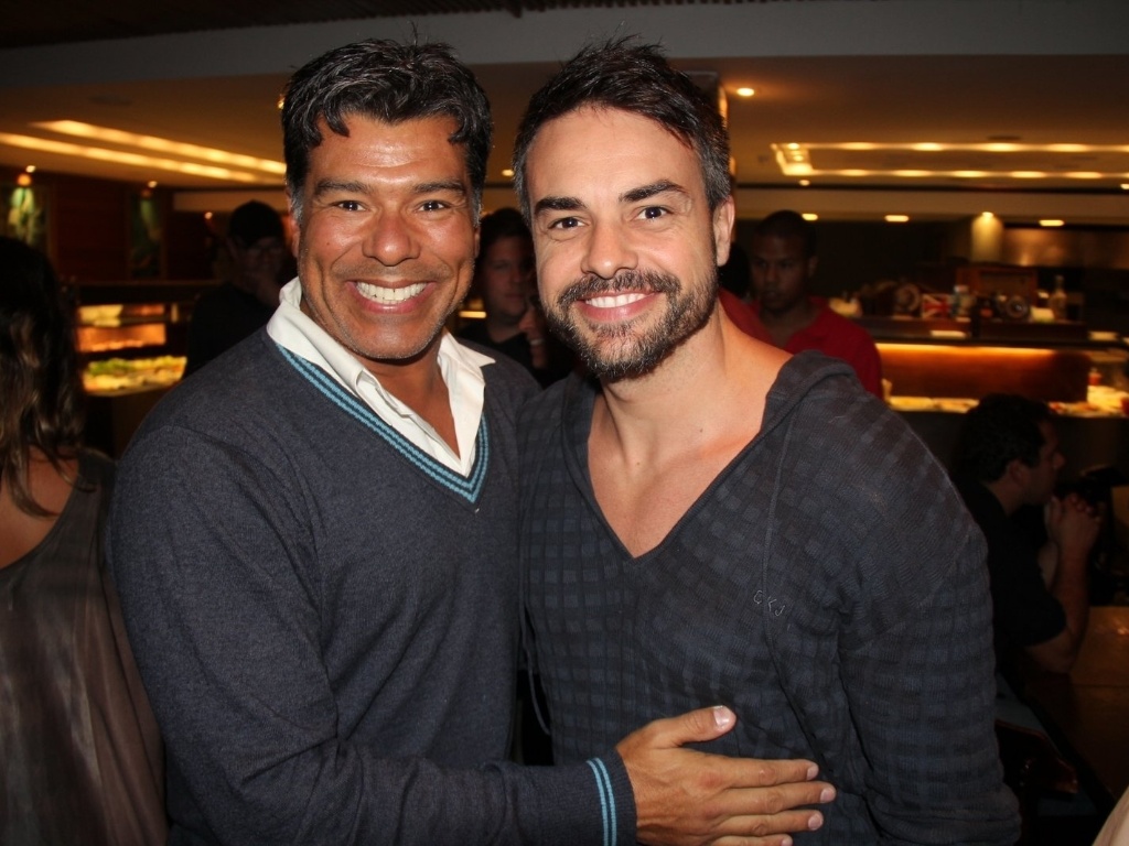 https://e.radikal.host/2025/04/04/24set2013---mauricio-mattar-e-marcio-kieling-posam-juntos-na-reuniao-do-elenco-de-dona-xepa-1380112340267_1024x768.jpg