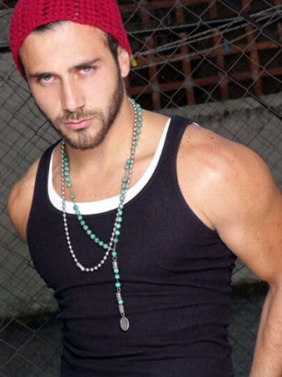 https://e.radikal.host/2025/04/04/Carlos-ferro-muy-muy-guapo.jpg