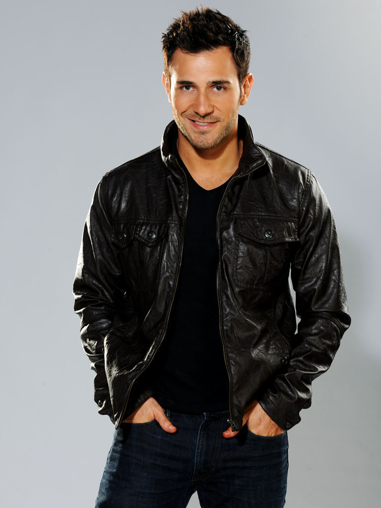 https://e.radikal.host/2025/04/04/Jencarlos-Canela-Carlos-Ferro-2.jpg
