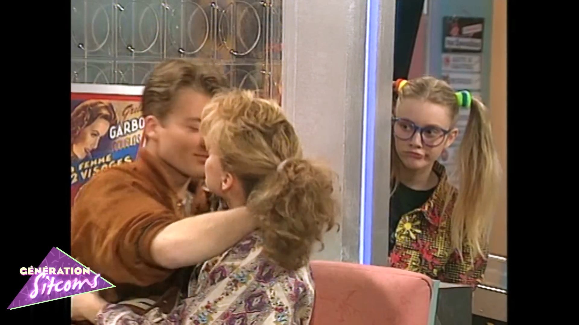 https://e.radikal.host/2025/04/04/PREMIERS-BAISERS-_-Le-vrai-baiser-_-EPISODE-1.mp4_snapshot_06.13.983.jpg