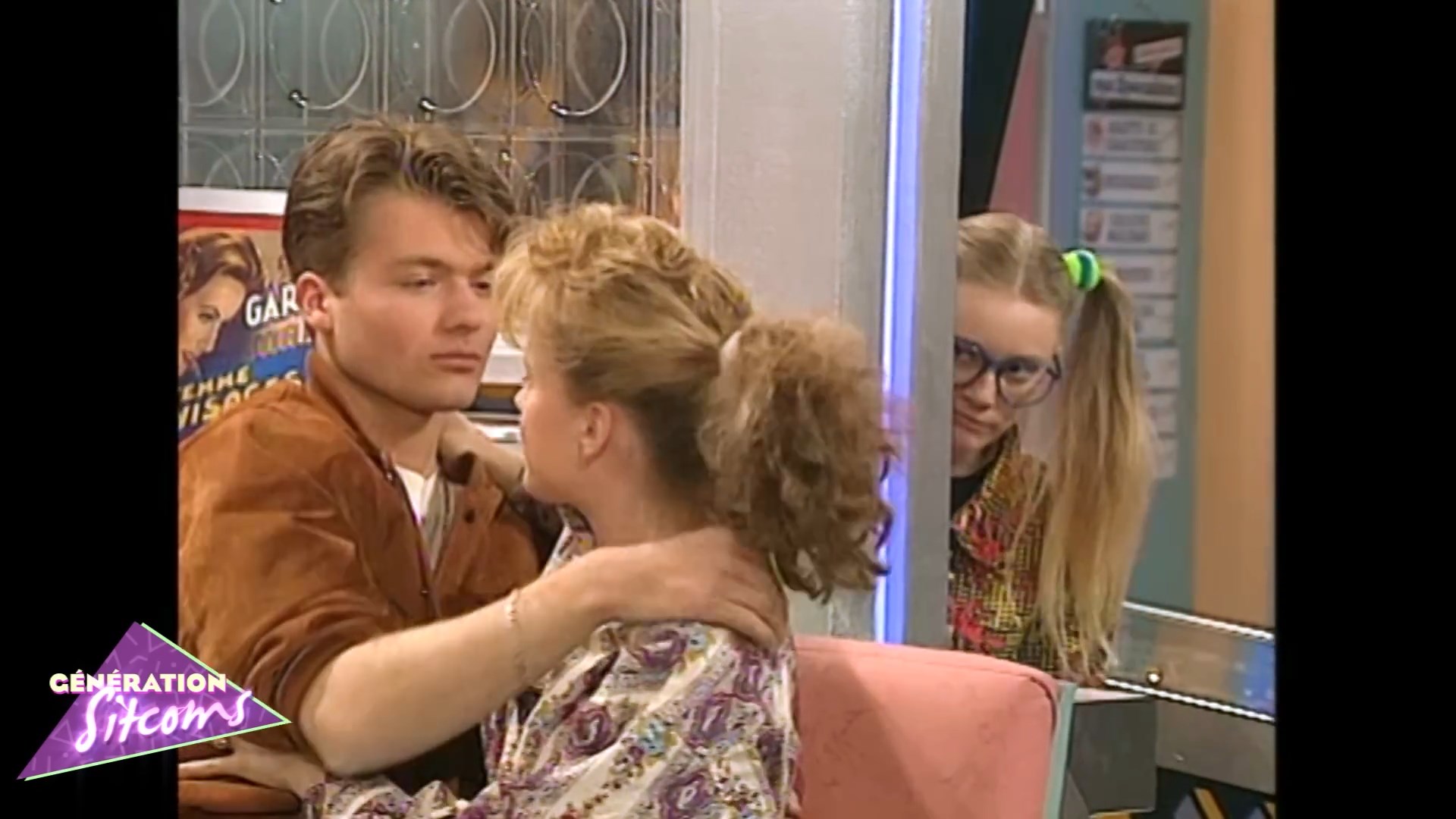 https://e.radikal.host/2025/04/04/PREMIERS-BAISERS-_-Le-vrai-baiser-_-EPISODE-1.mp4_snapshot_06.16.779.jpg
