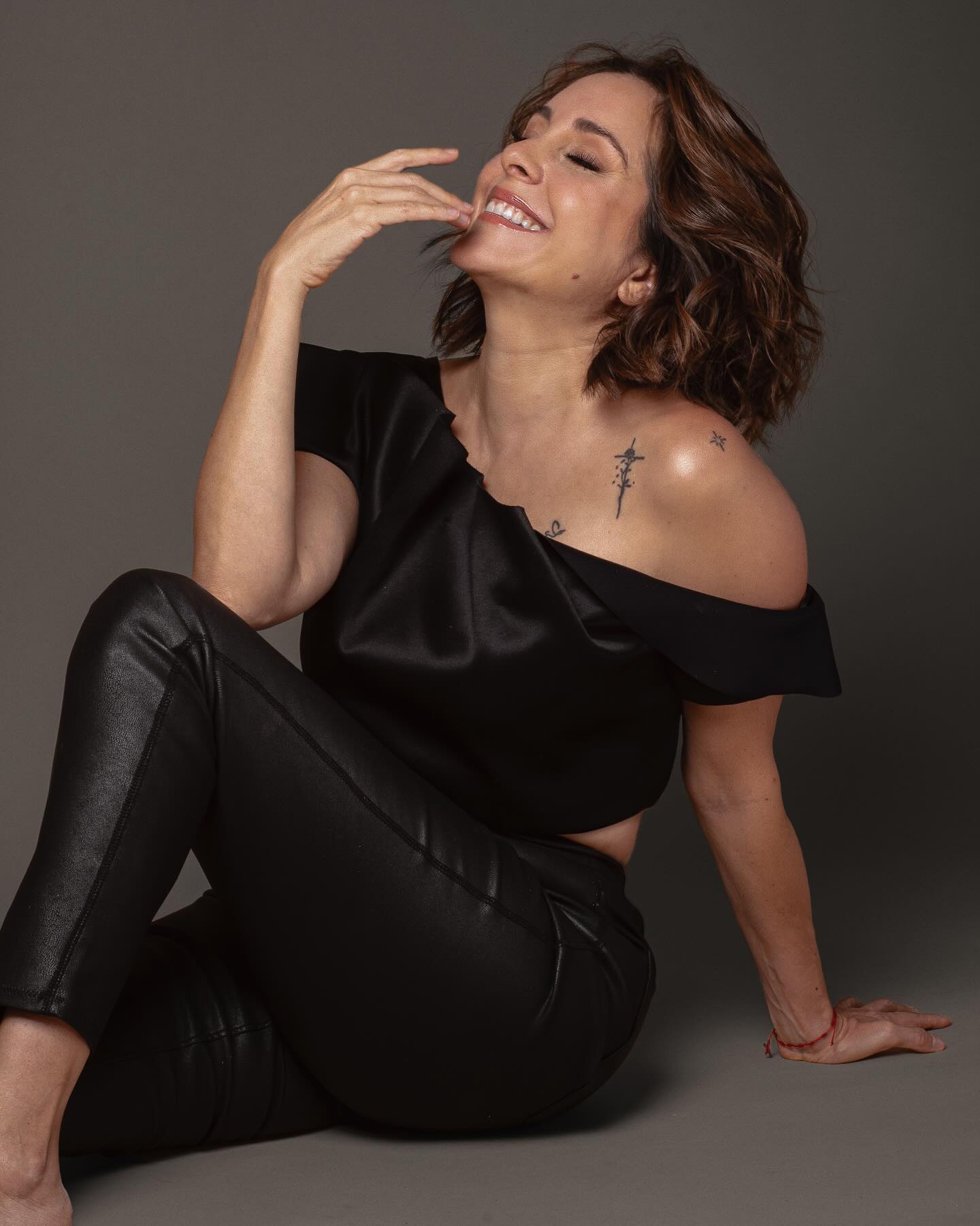 https://e.radikal.host/2025/04/04/karymelozanoofficial_1743687918699.jpg