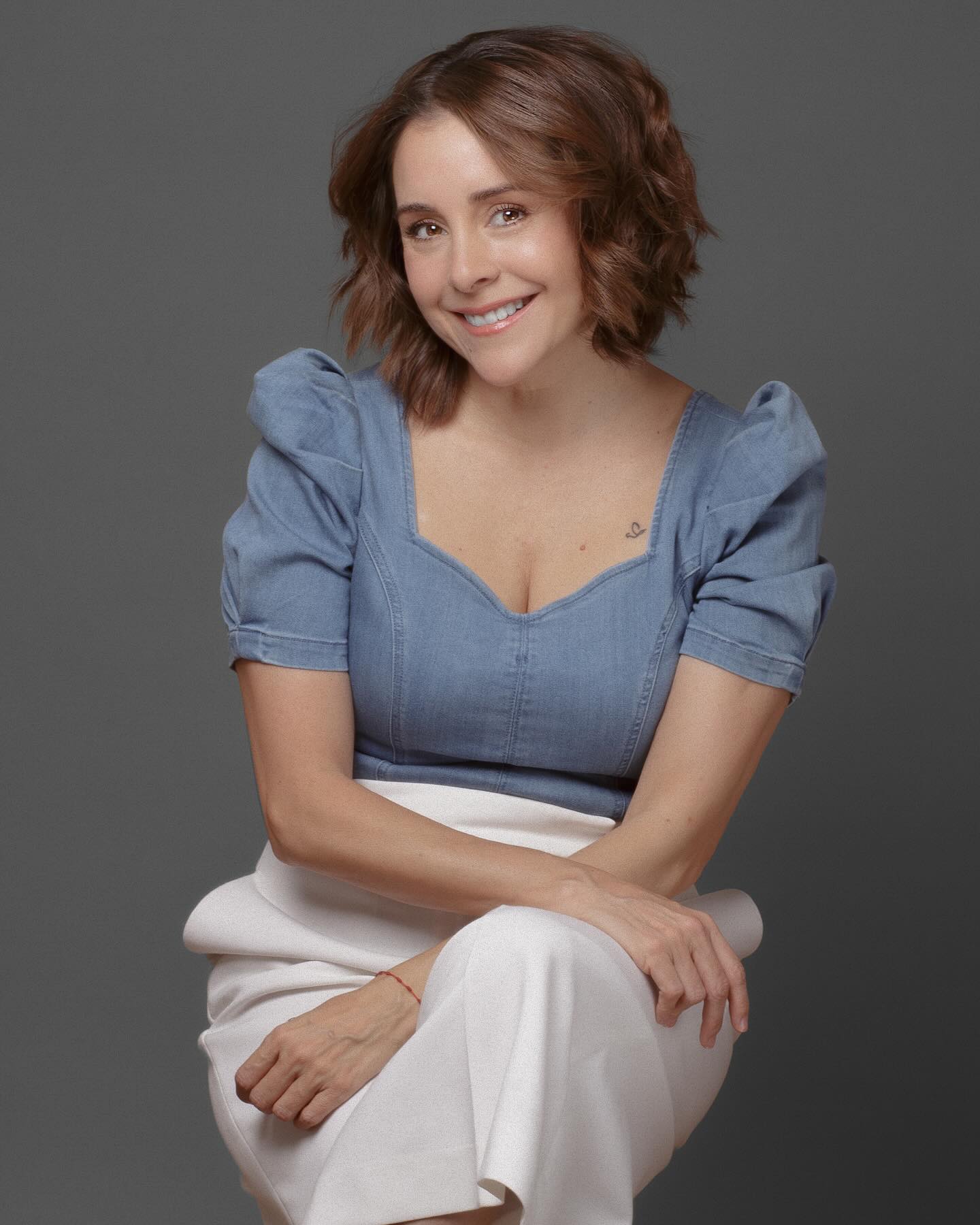 https://e.radikal.host/2025/04/04/karymelozanoofficial_1743687930924.jpg