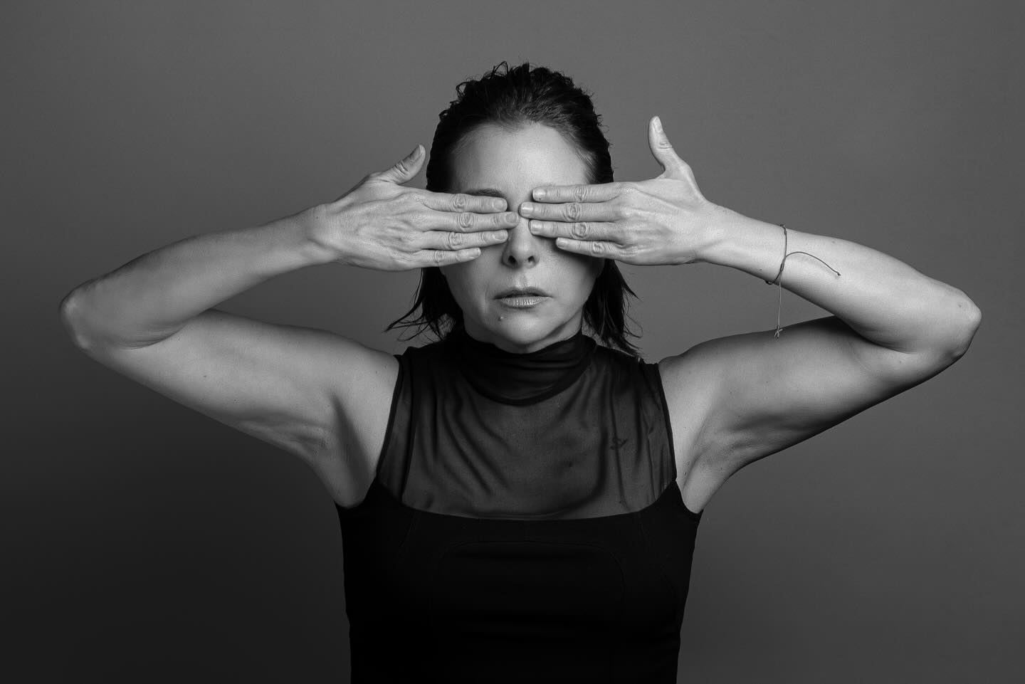 https://e.radikal.host/2025/04/04/karymelozanoofficial_1743687944781.jpg