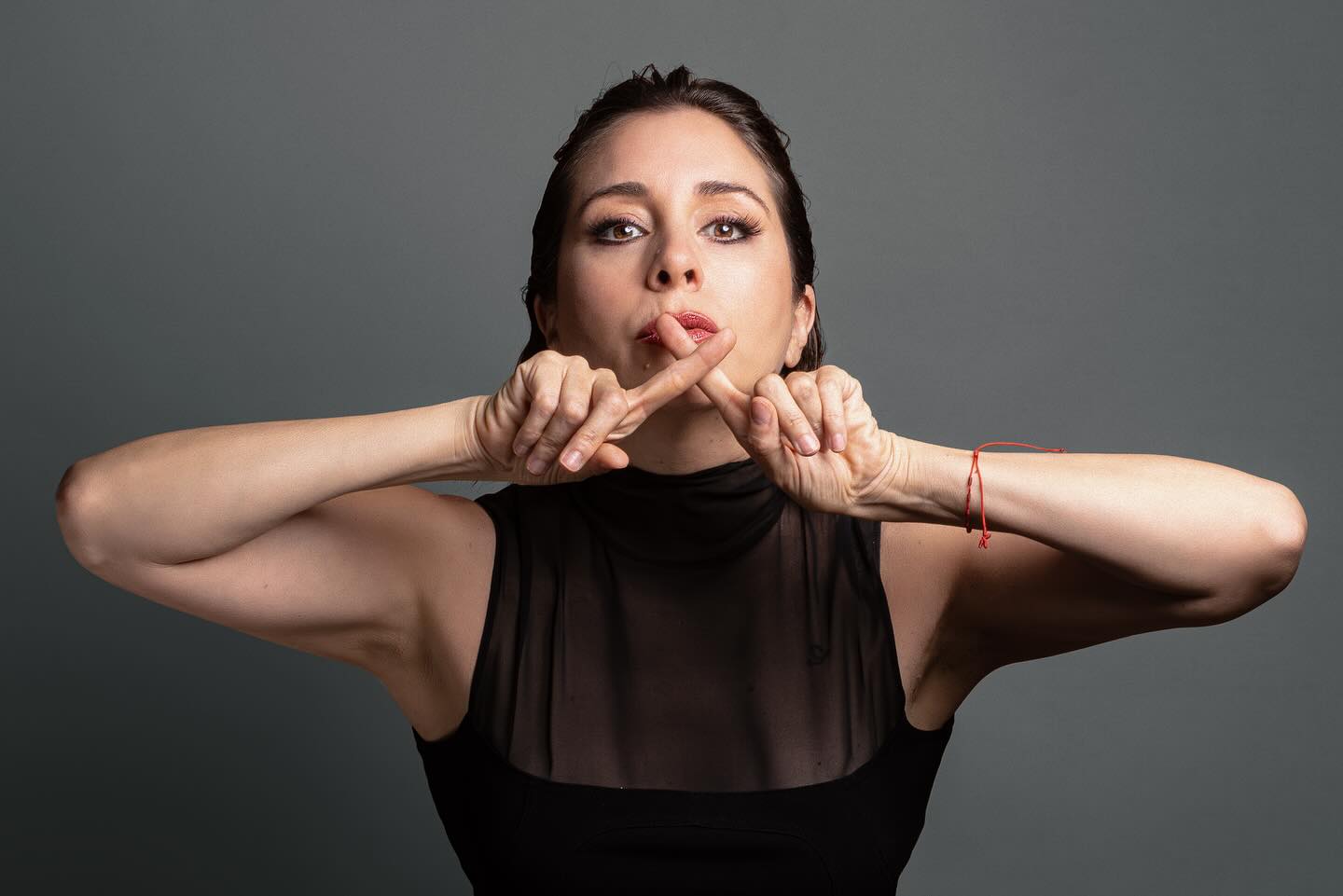 https://e.radikal.host/2025/04/04/karymelozanoofficial_1743687948489.jpg