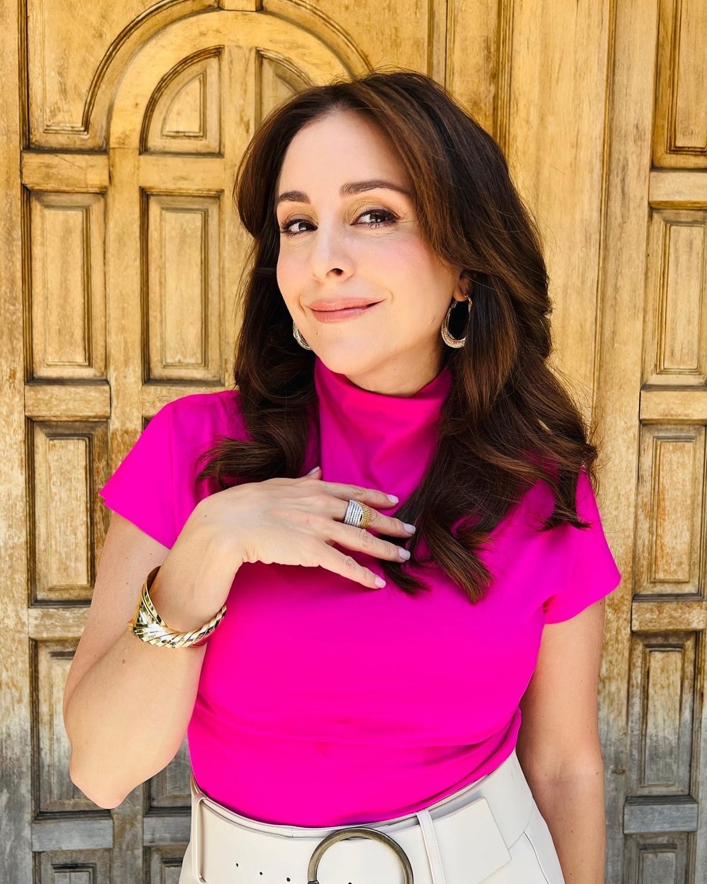 https://e.radikal.host/2025/04/04/karymelozanoofficial_1743688081111.jpg