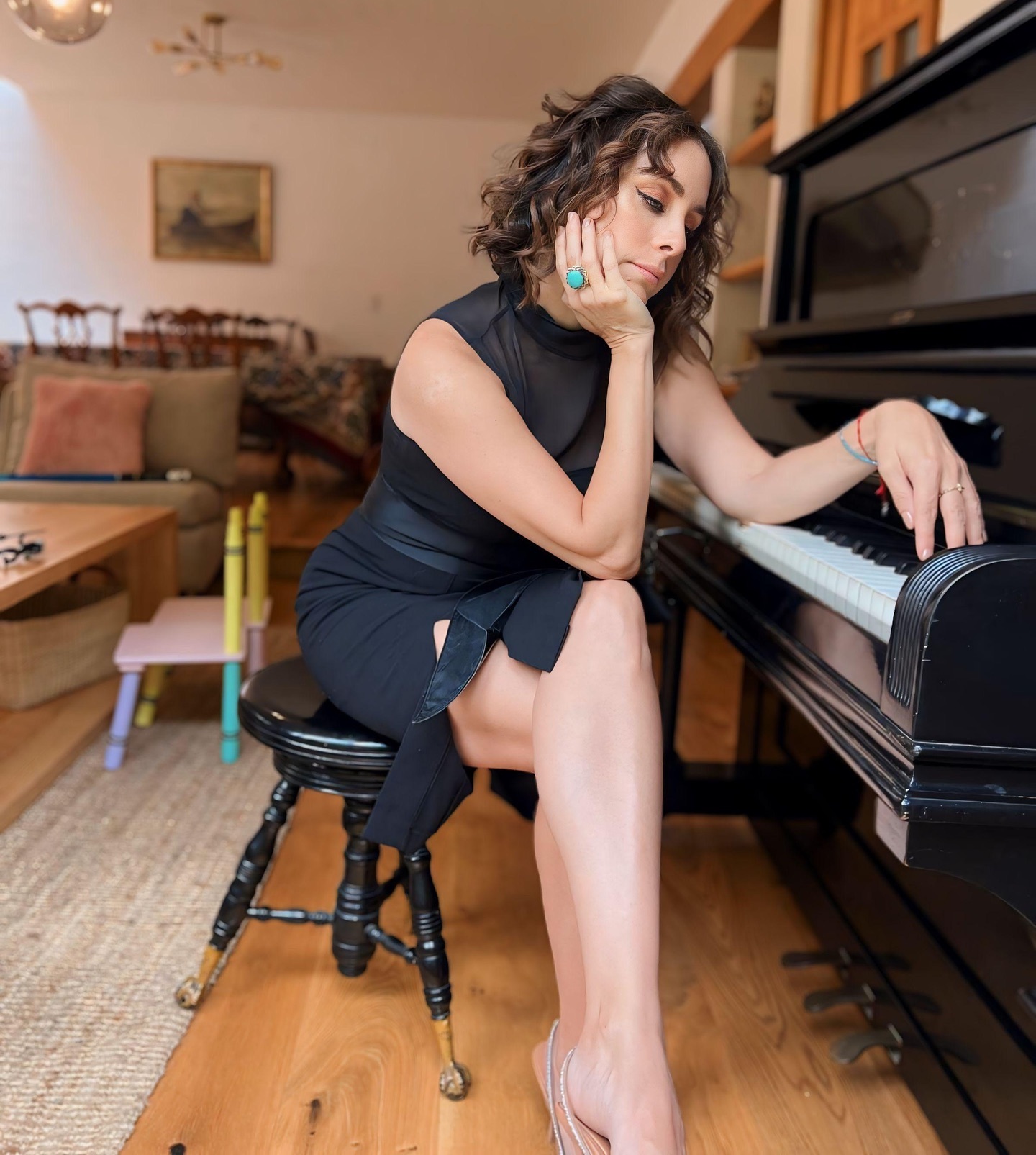 https://e.radikal.host/2025/04/04/karymelozanoofficial_1743688146523.jpg