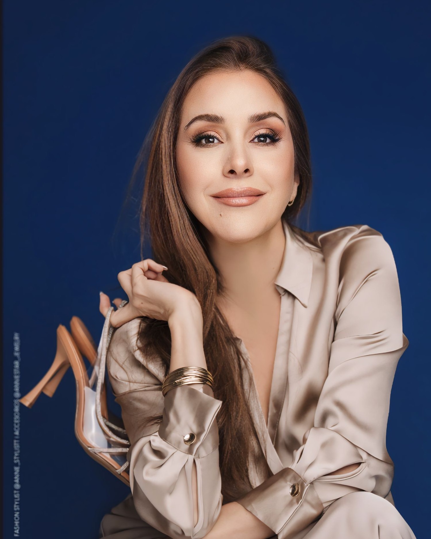https://e.radikal.host/2025/04/04/karymelozanoofficial_1743688199681.jpg