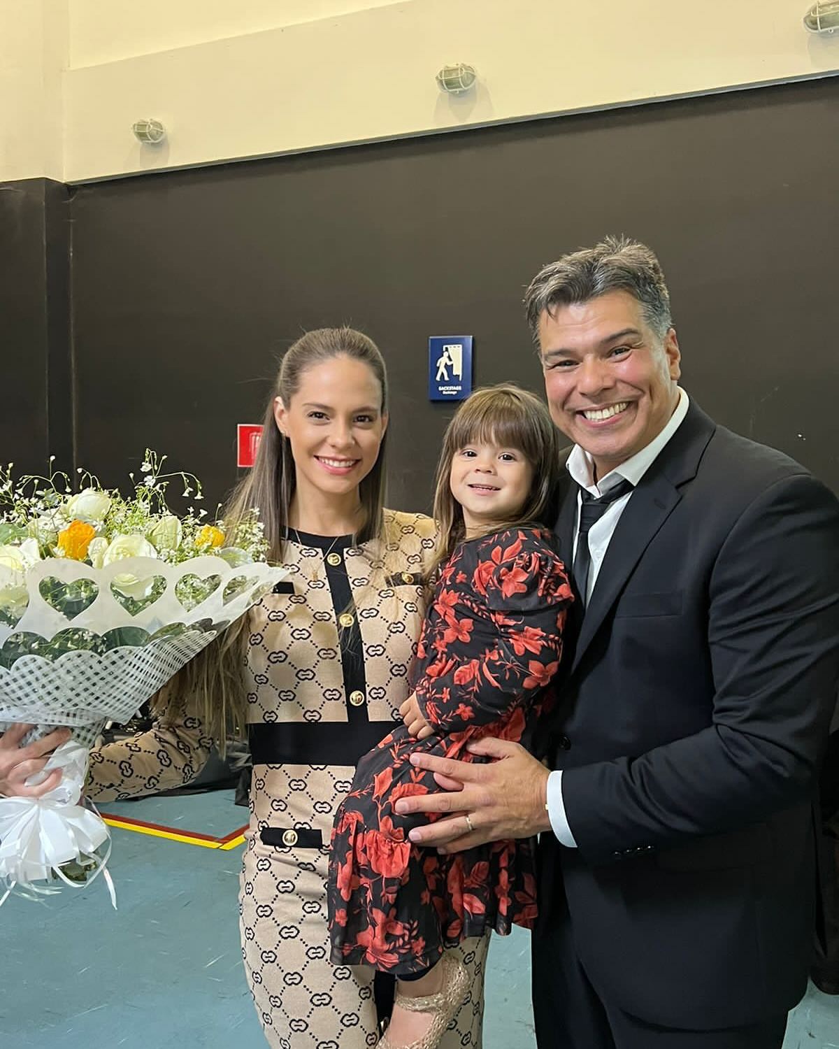 https://e.radikal.host/2025/04/04/mauriciomattar_1743661643936.jpg