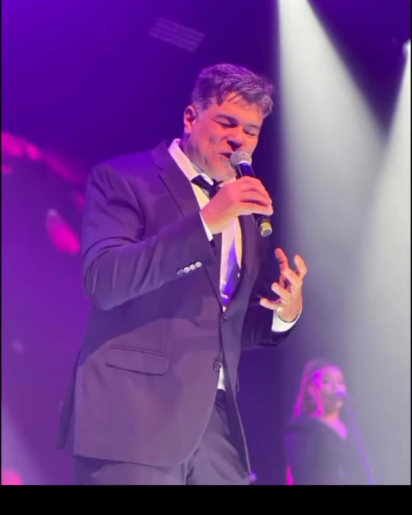 https://e.radikal.host/2025/04/04/mauriciomattar_1743661654234.jpg