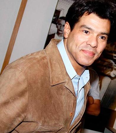 https://e.radikal.host/2025/04/04/mauriciomattarganhapremio.jpg