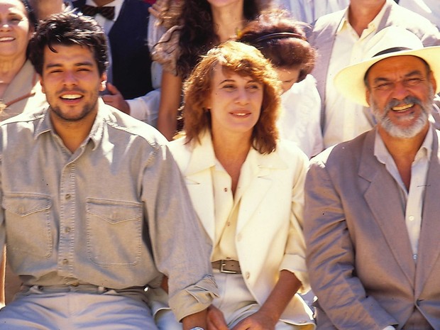 https://e.radikal.host/2025/04/04/pedrasobrepedra.jpg