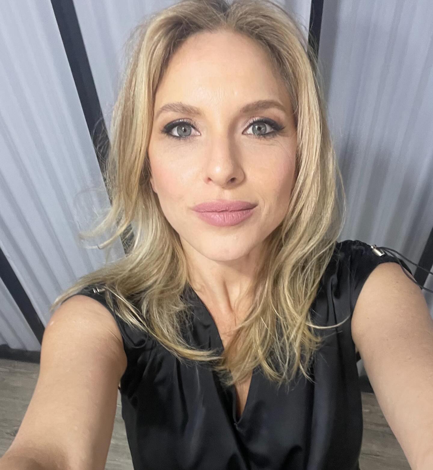 https://e.radikal.host/2025/04/07/petersoncarla_1743922942135.jpg