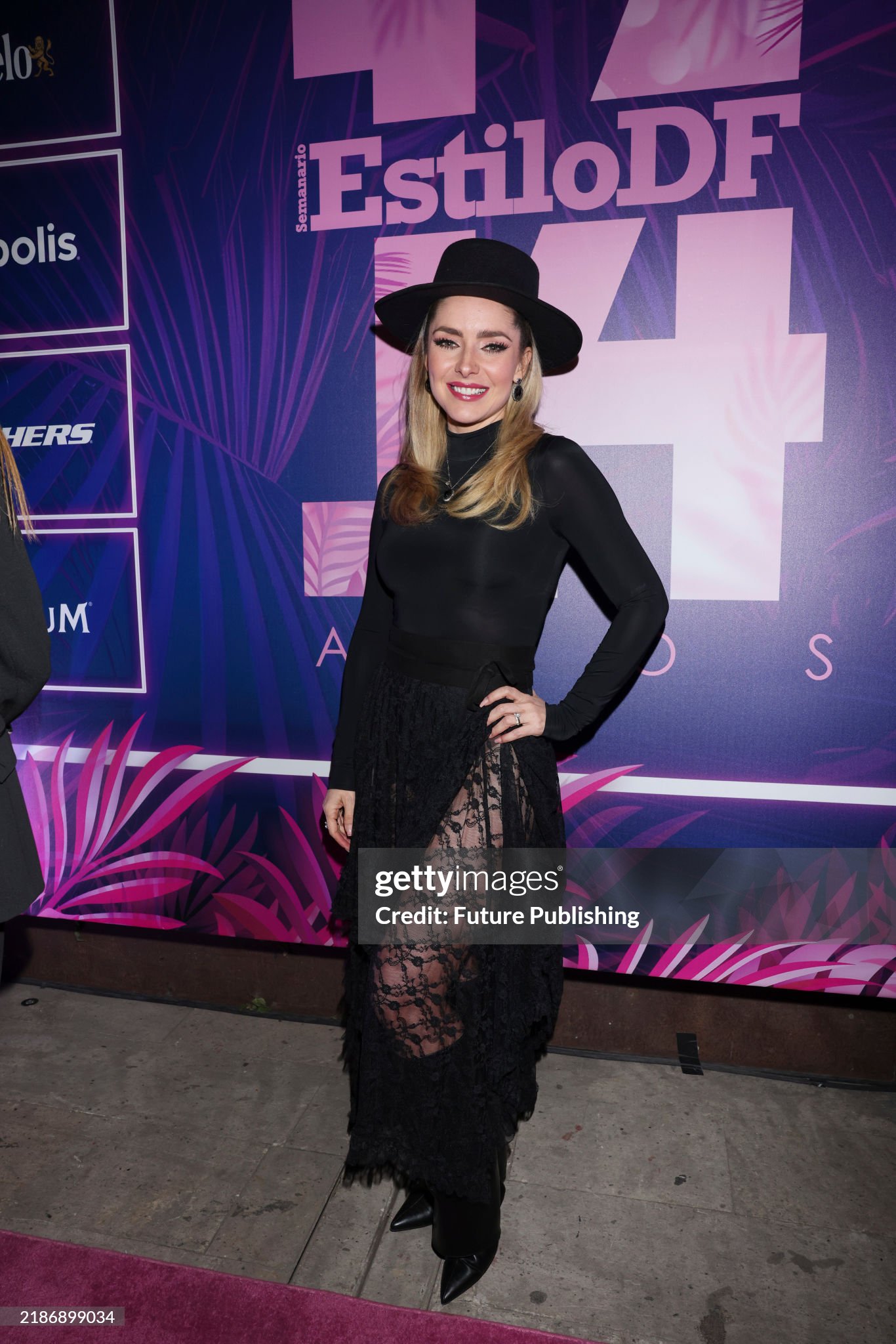 https://e.radikal.host/2025/04/11/gettyimages-2186899034-2048x2048.jpg