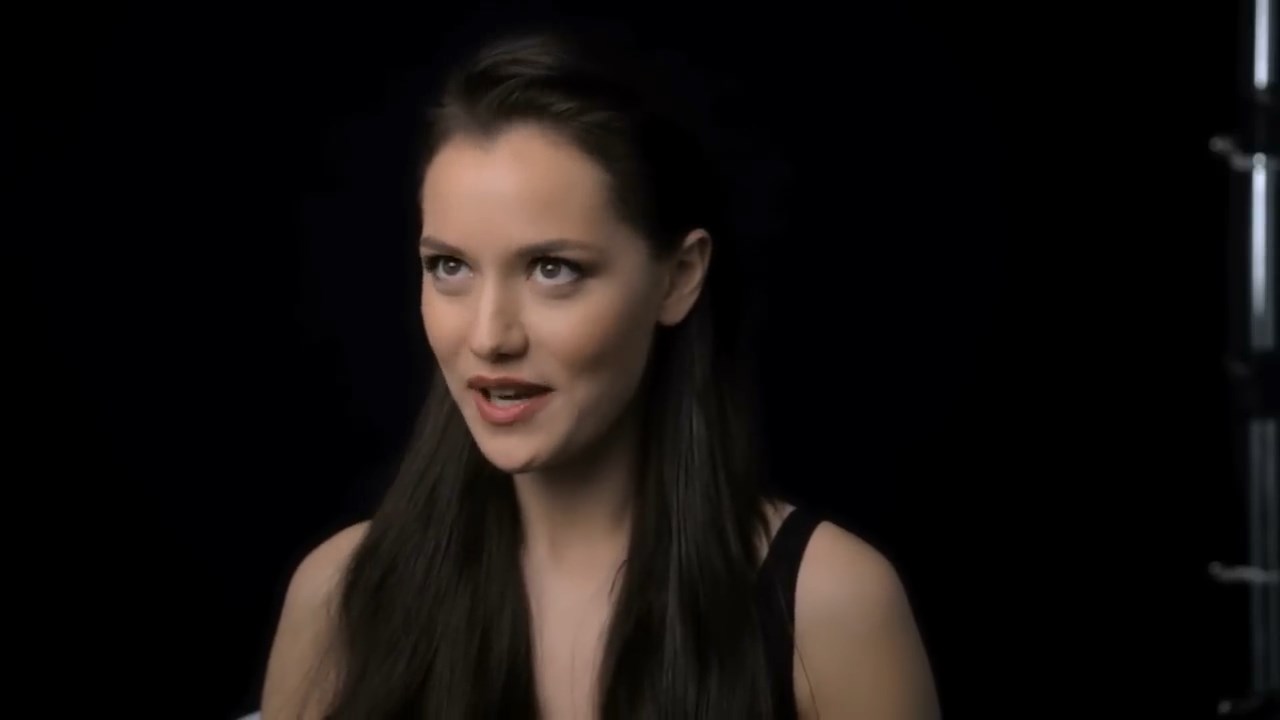 https://e.radikal.host/2025/04/13/FAHRIYE-EVCEN-loreal-clear-2015.mp4_snapshot_00.20.849.jpg