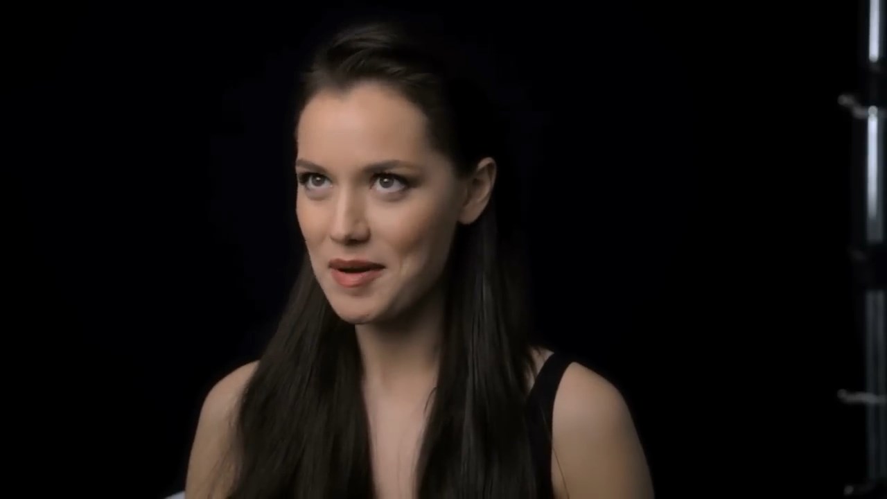 https://e.radikal.host/2025/04/13/FAHRIYE-EVCEN-loreal-clear-2015.mp4_snapshot_00.21.142.jpg