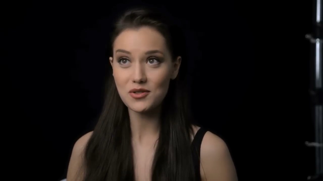 https://e.radikal.host/2025/04/13/FAHRIYE-EVCEN-loreal-clear-2015.mp4_snapshot_00.21.451.jpg