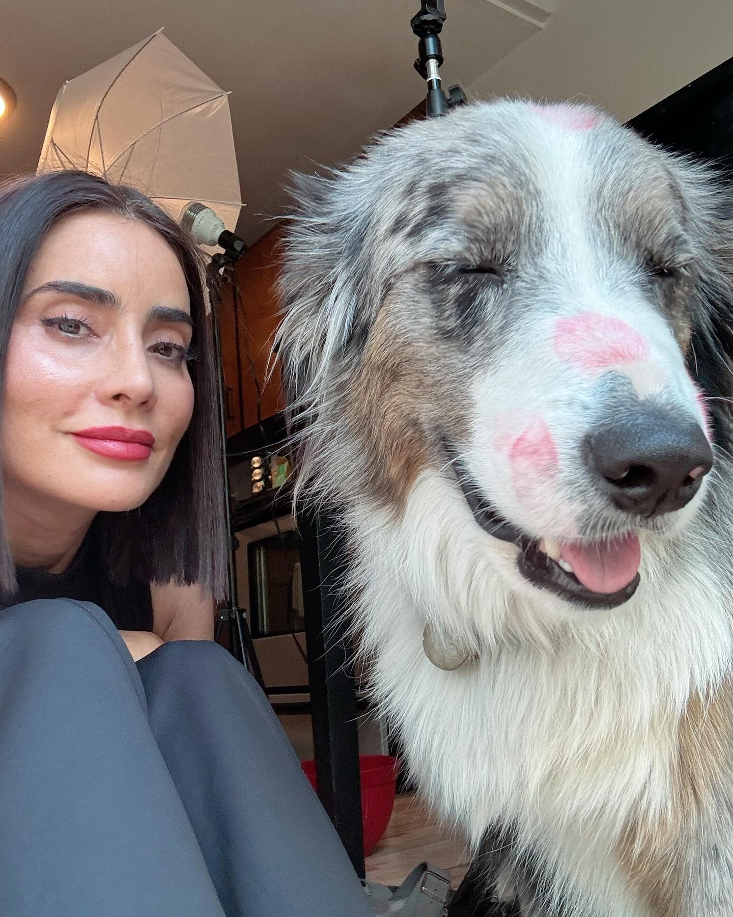 https://e.radikal.host/2025/04/13/paolanunez_1744096056349-1.jpg