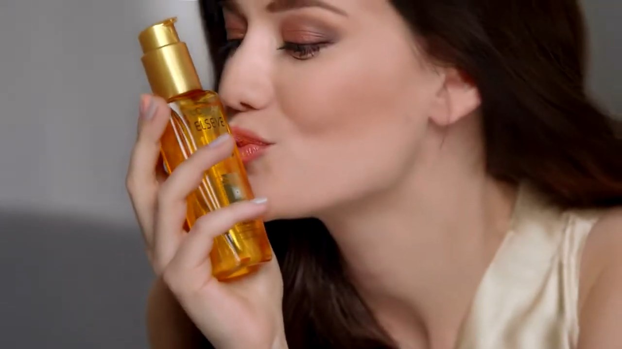 https://e.radikal.host/2025/04/17/Backstage-LOreal-Paris-with-Fahriye-Evcen---Hair-by-David-Delicourt.mp4_snapshot_01.24.144.jpg
