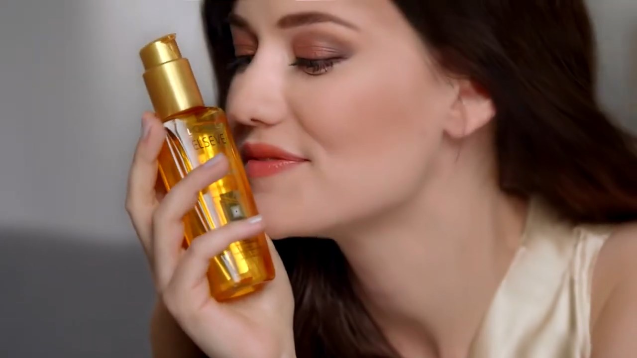 https://e.radikal.host/2025/04/17/Backstage-LOreal-Paris-with-Fahriye-Evcen---Hair-by-David-Delicourt.mp4_snapshot_01.24.518.jpg