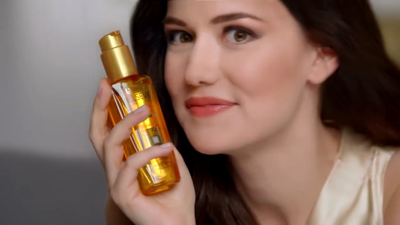 https://e.radikal.host/2025/04/17/Backstage-LOreal-Paris-with-Fahriye-Evcen---Hair-by-David-Delicourt.mp4_snapshot_01.24.972.jpg