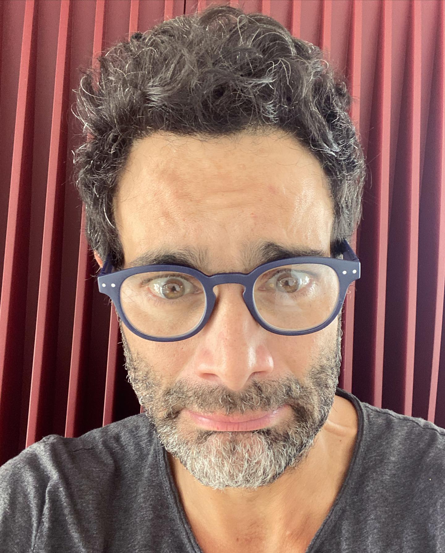 https://e.radikal.host/2025/04/17/luisrobertoguzman_1744188018334.jpg
