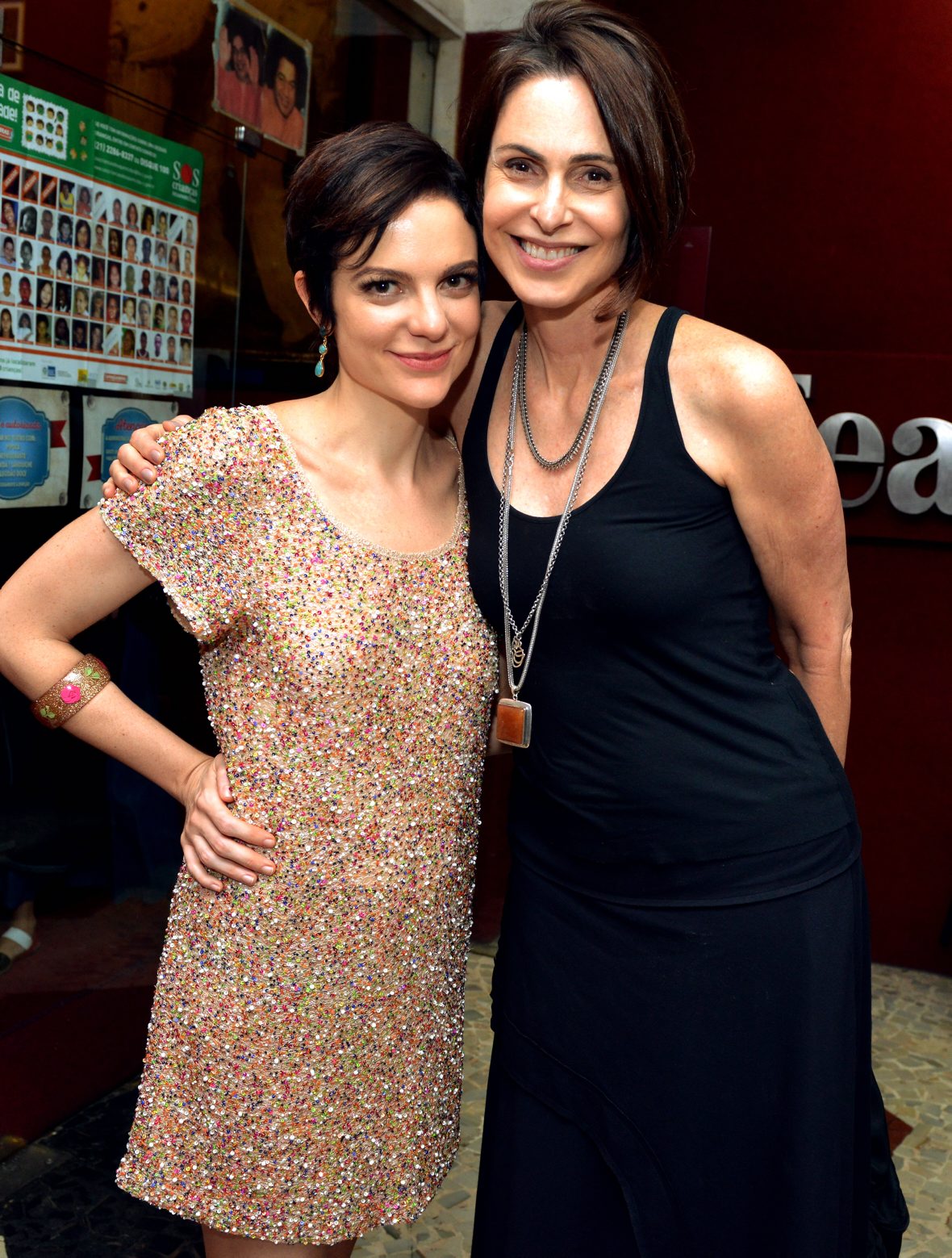 https://e.radikal.host/2025/04/18/DSC_6820-Maria-Eduarda-de-Carvalho-e-Silvia-Pfeifer-Teatro-DEPOIS-DO-AMOR-Janeiro-2016-Foto-CRISTINA-GRANATO.jpg