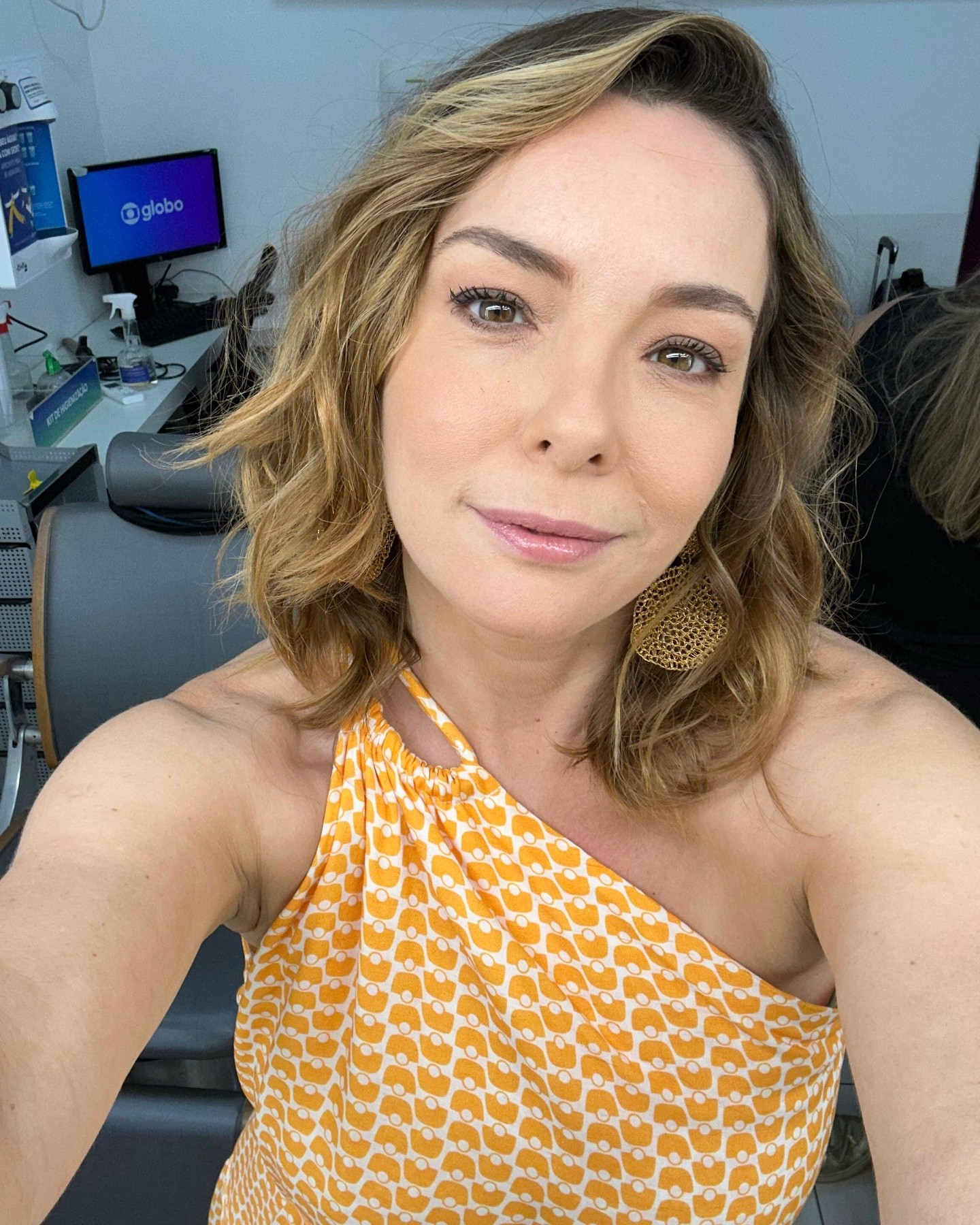 https://e.radikal.host/2025/04/19/regianealves_1744269493863.jpg