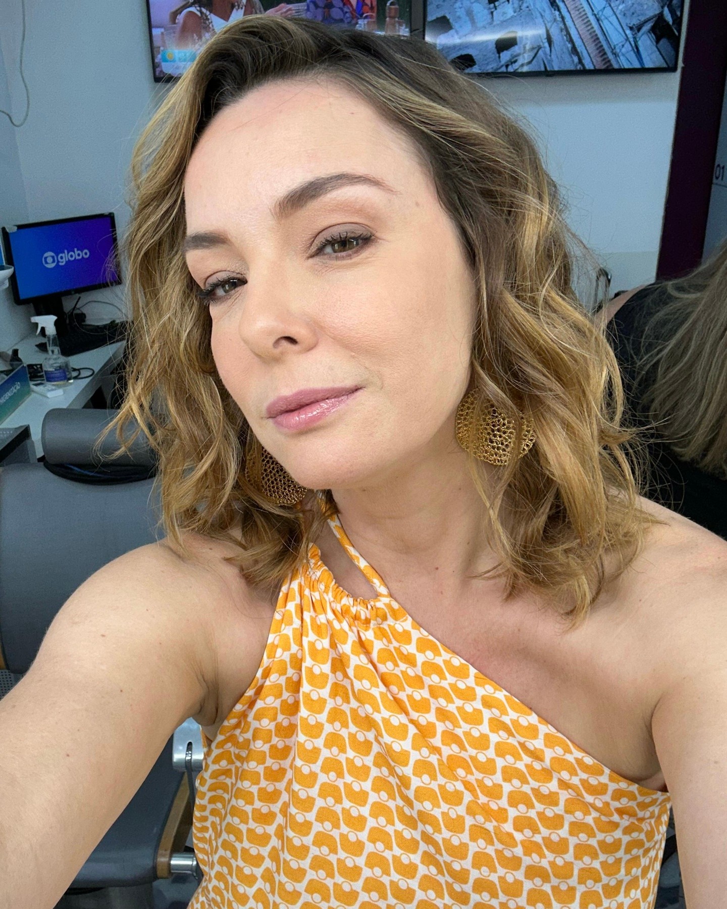 https://e.radikal.host/2025/04/19/regianealves_1744269495983.jpg