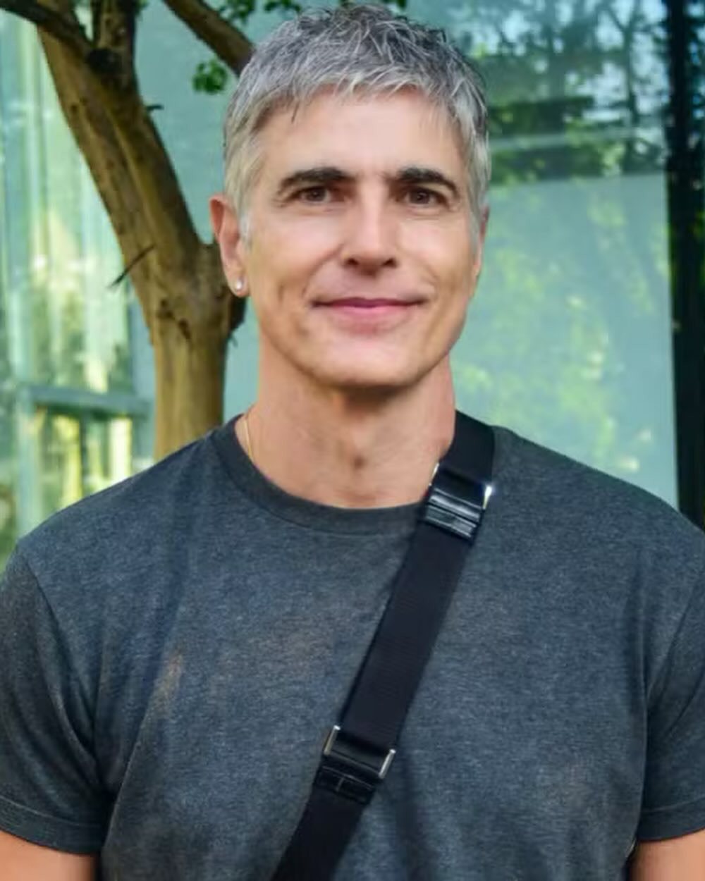 https://e.radikal.host/2025/04/19/reynaldogianecchini_1744269447915.jpg