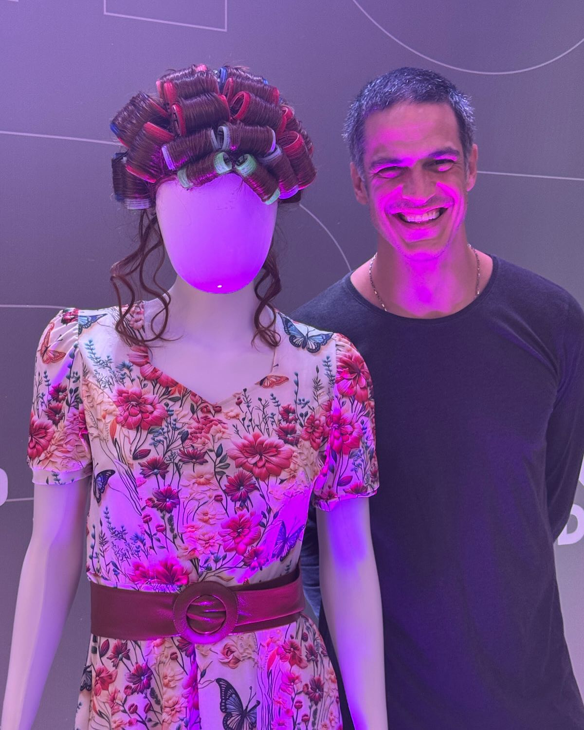 https://e.radikal.host/2025/04/20/mateusolanooficial_1744378680249.jpg