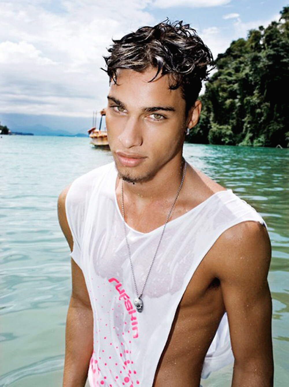 https://e.radikal.host/2025/04/22/1000full-pablo-morais-1.jpg