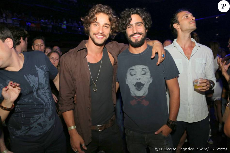 https://e.radikal.host/2025/04/22/1428806-no-show-de-estreia-da-bang-tour-de-an-950x0-2.jpg