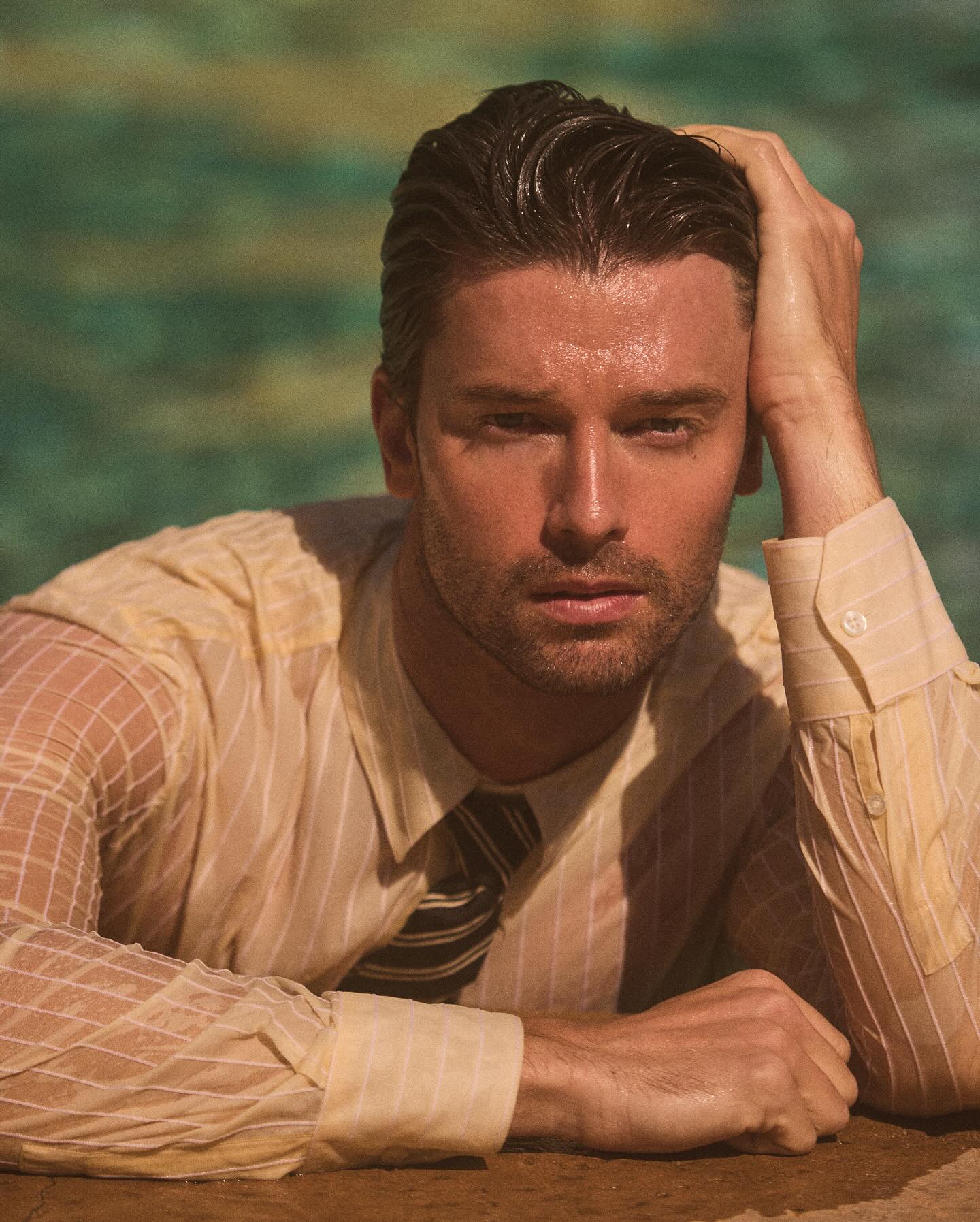 https://e.radikal.host/2025/04/22/patrickschwarzenegger_1744446652346.jpg