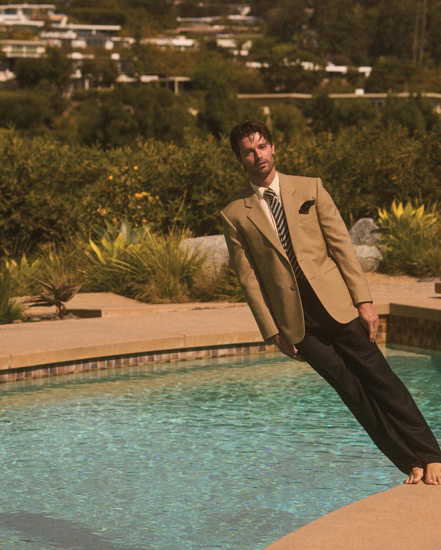 https://e.radikal.host/2025/04/22/patrickschwarzenegger_1744446654794.jpg