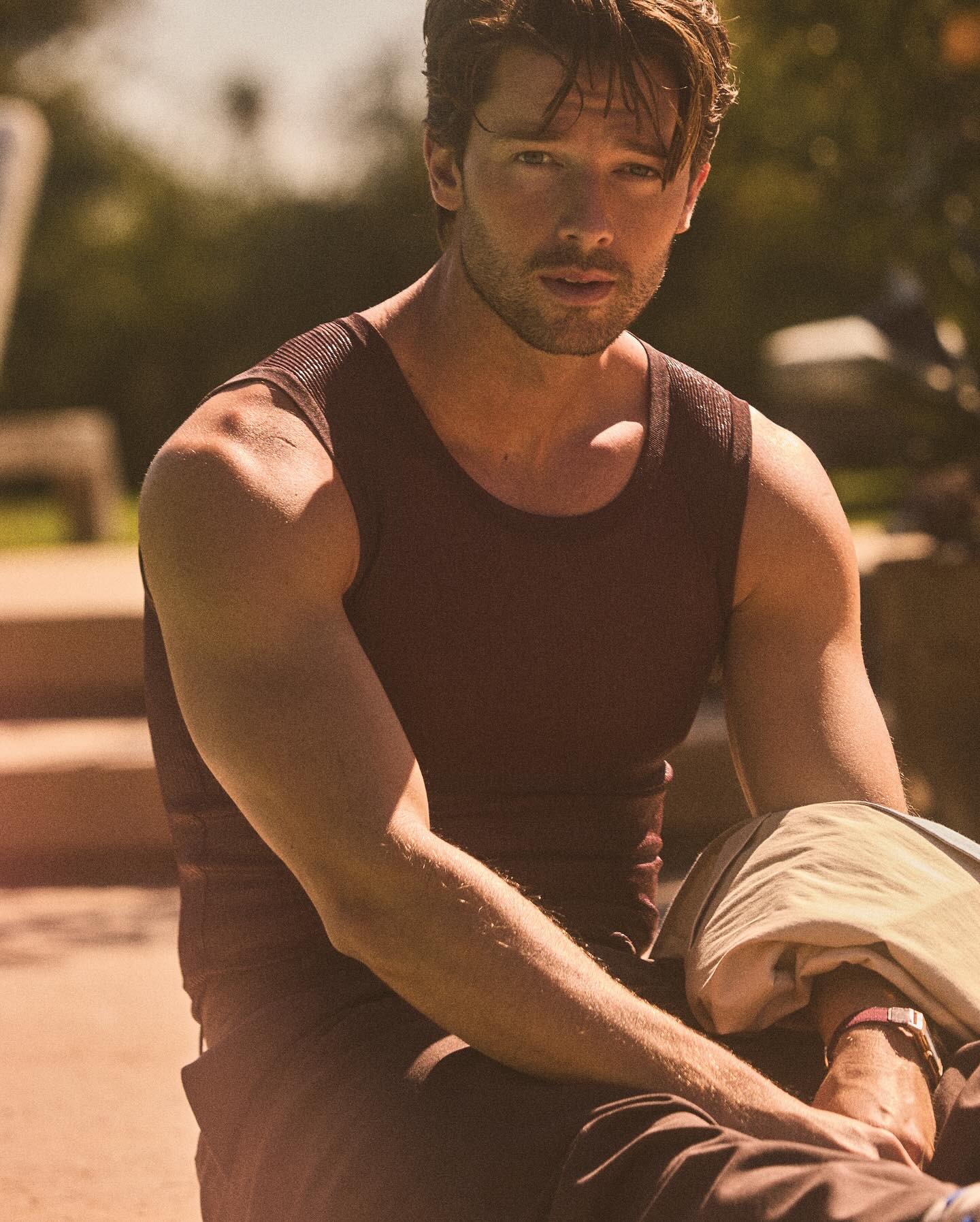https://e.radikal.host/2025/04/22/patrickschwarzenegger_1744446656948.jpg