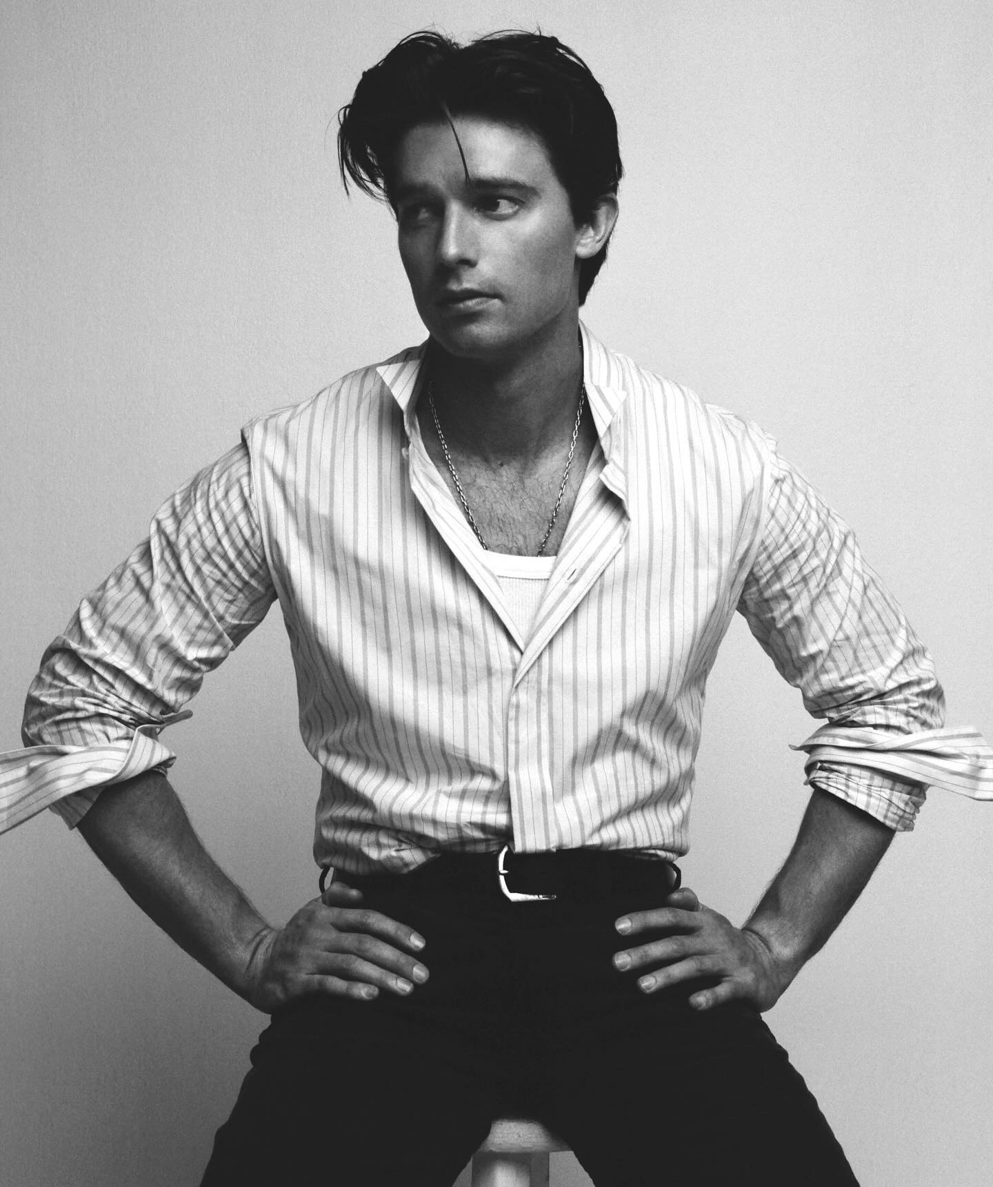 https://e.radikal.host/2025/04/22/patrickschwarzenegger_1744446690686.jpg