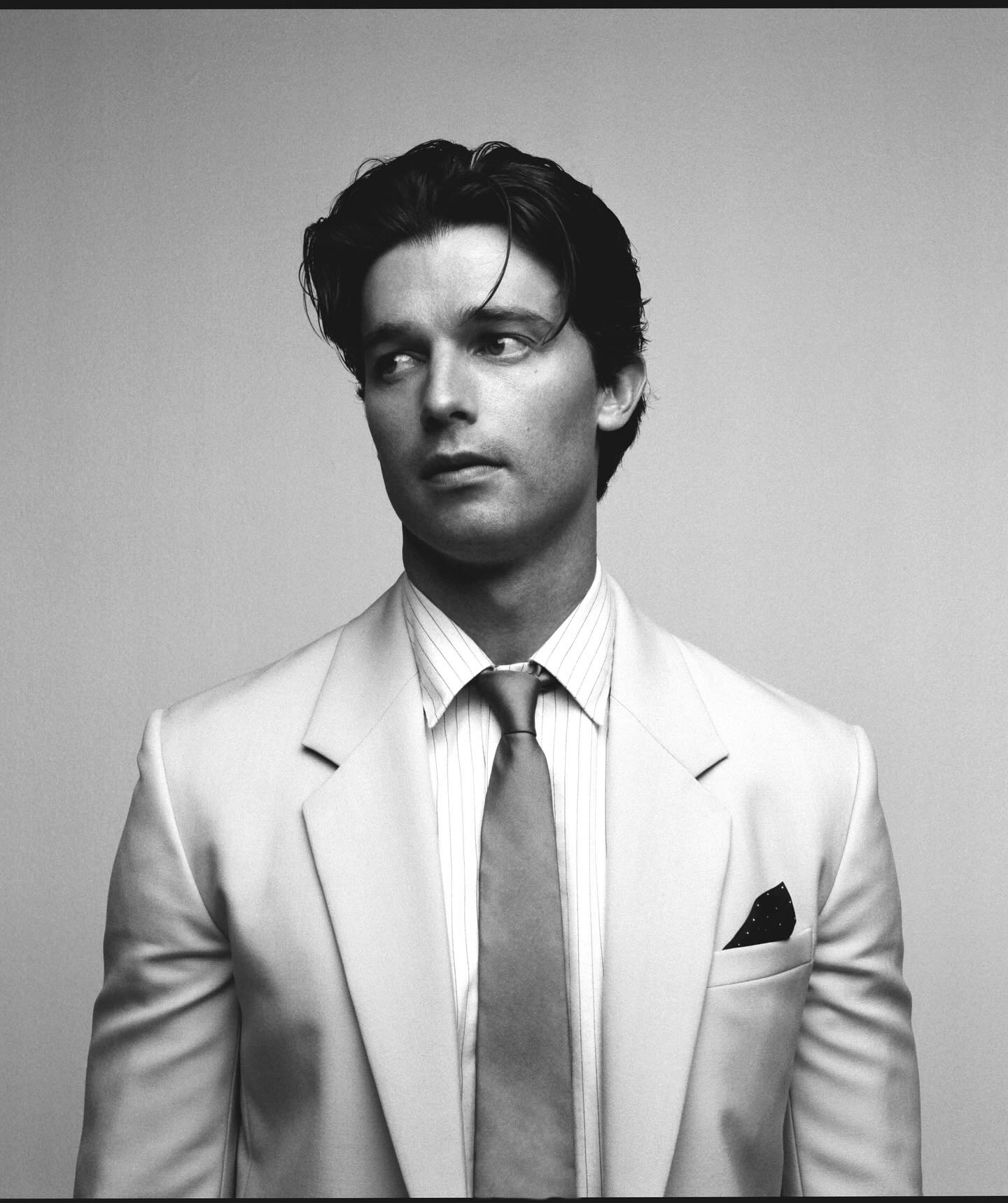 https://e.radikal.host/2025/04/22/patrickschwarzenegger_1744446693766.jpg
