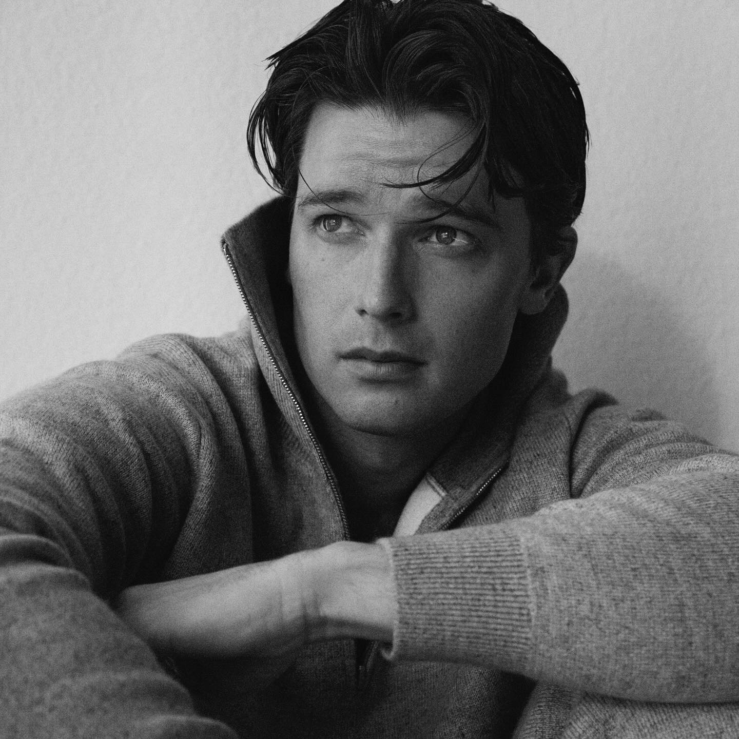 https://e.radikal.host/2025/04/22/patrickschwarzenegger_1744446704874.jpg