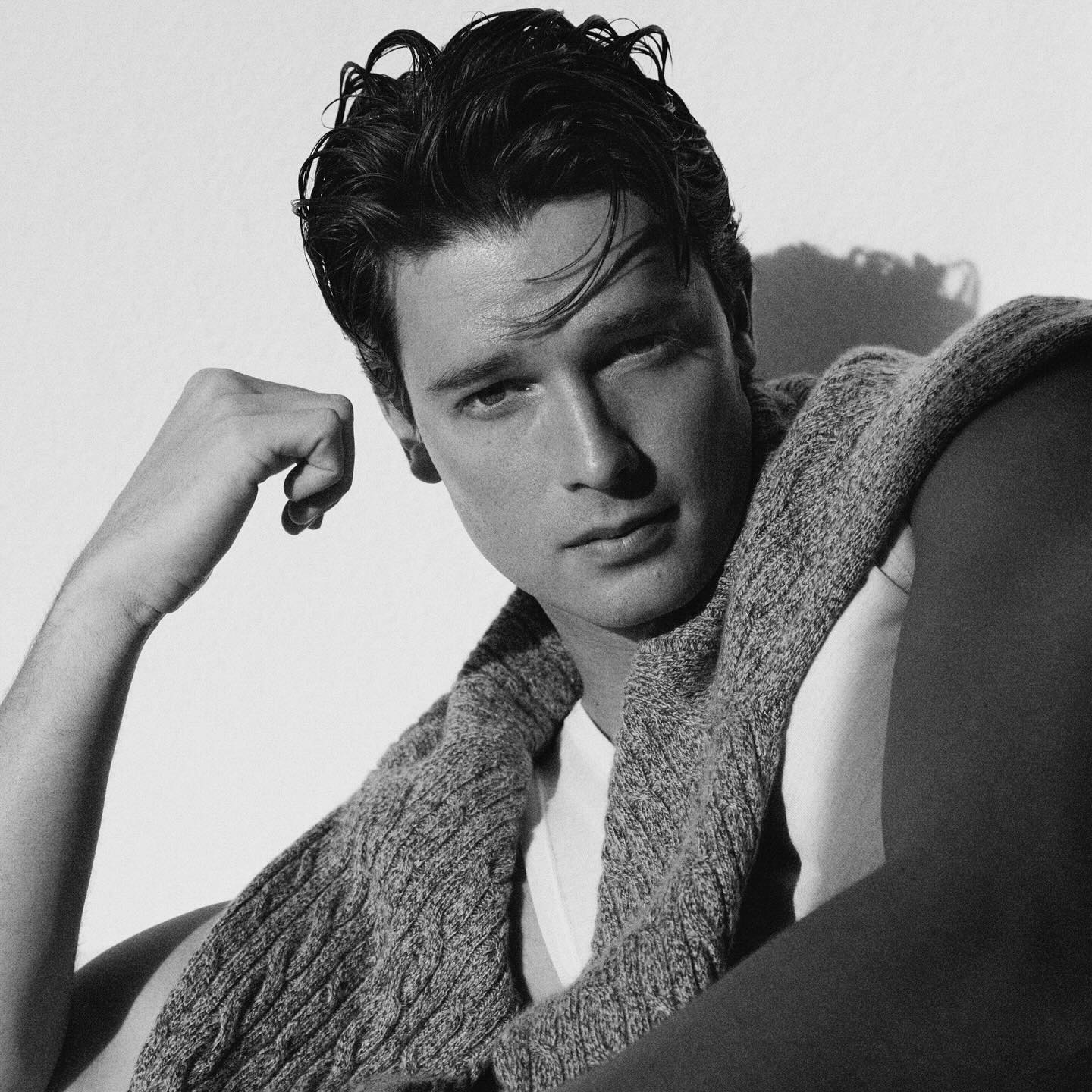 https://e.radikal.host/2025/04/22/patrickschwarzenegger_1744446706520.jpg