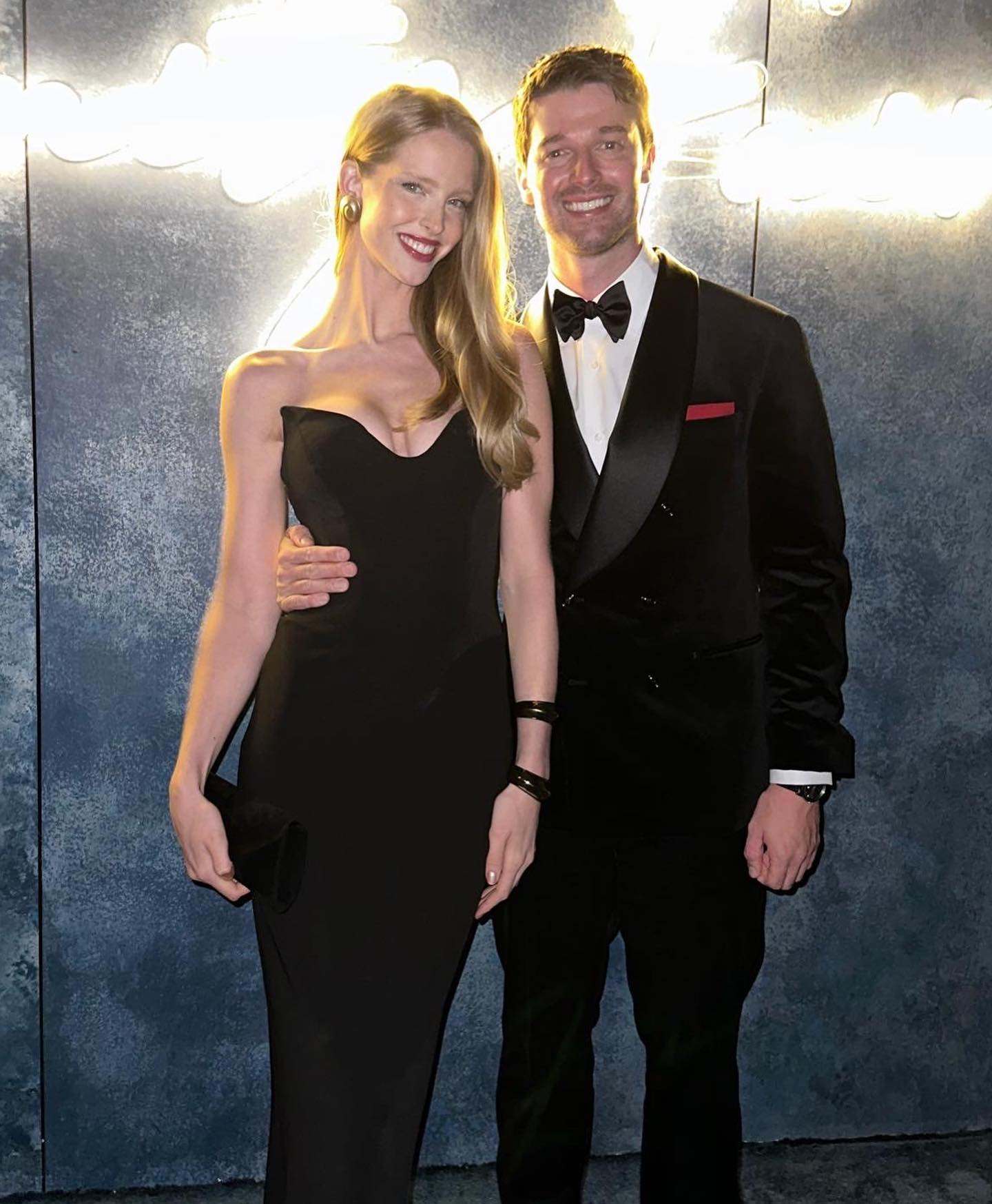 https://e.radikal.host/2025/04/22/patrickschwarzenegger_1744446777023-1.jpg