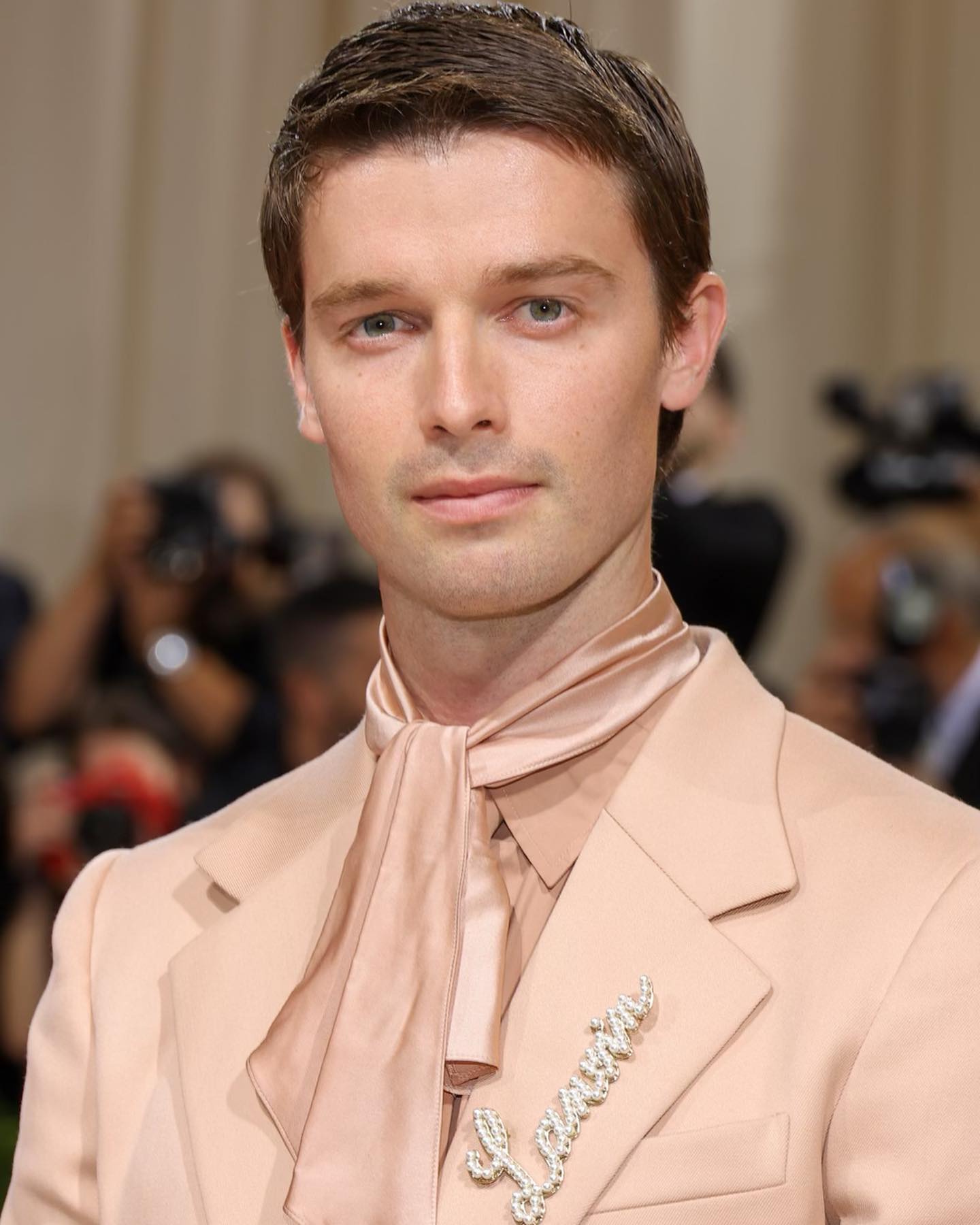 https://e.radikal.host/2025/04/22/patrickschwarzenegger_1744446800328.jpg