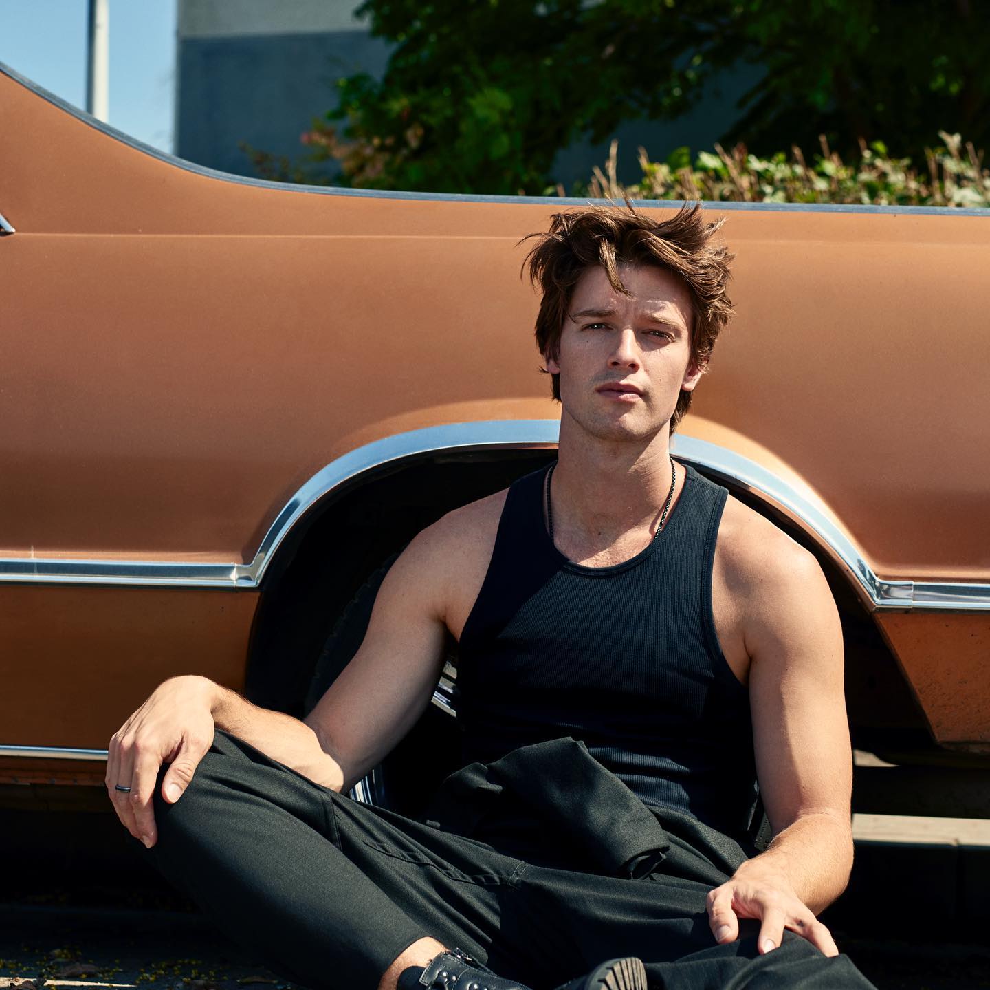 https://e.radikal.host/2025/04/22/patrickschwarzenegger_1744446841918.jpg