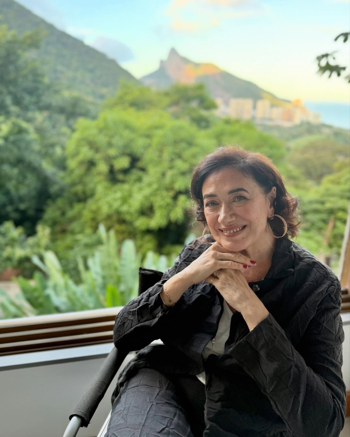 https://e.radikal.host/2025/04/23/lilia_cabral_1744527246853.jpg
